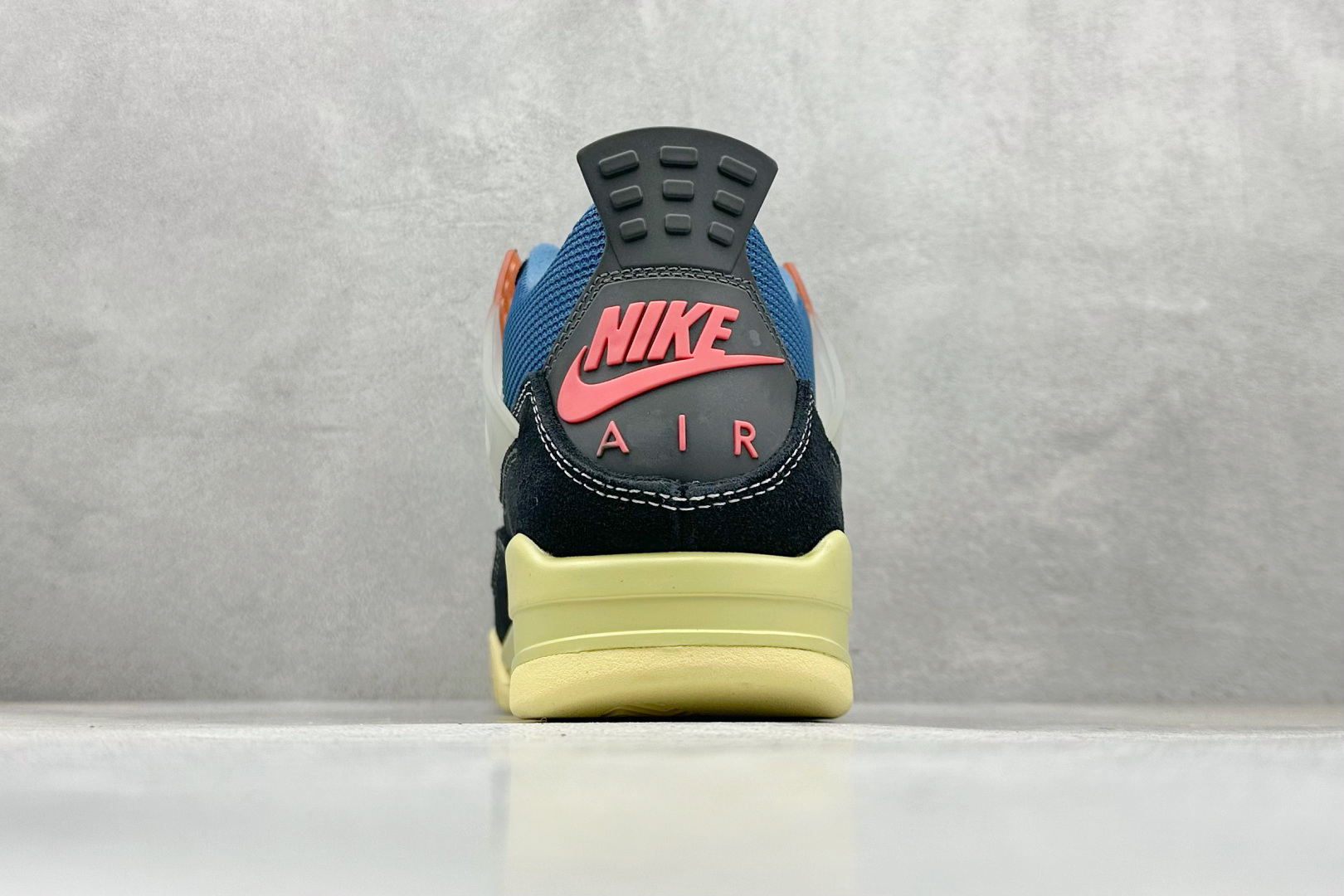 终端放店新F版Air Jordan AJ4 Retro 黑蓝联名 中帮篮球鞋原楦原纸板同源开发 完美呈现