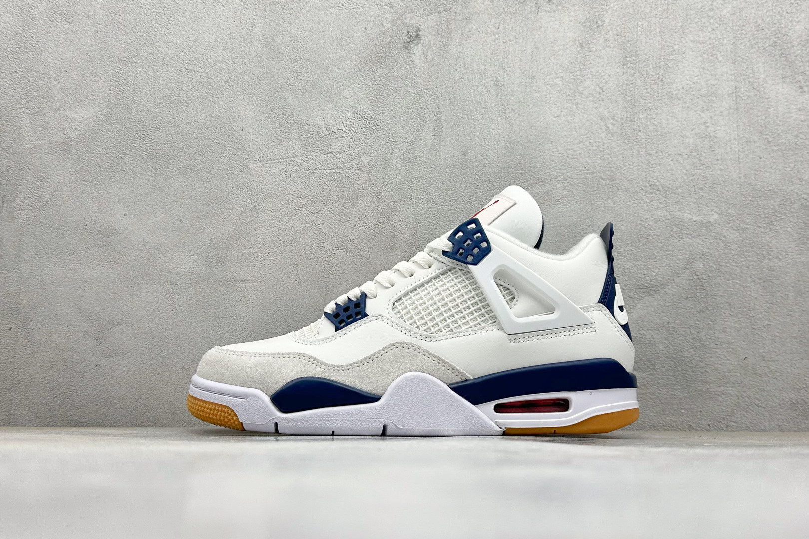 终端放店新F版Air Jordan AJ4 Retro 白灰联名 中帮篮球鞋原楦原纸板同源开发 完美呈现