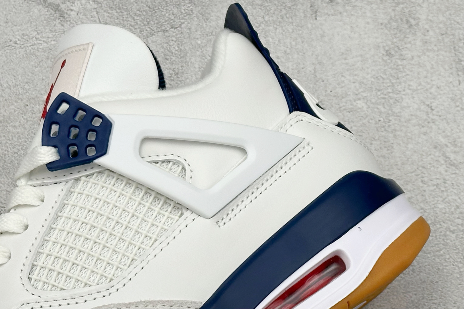 终端放店新F版Air Jordan AJ4 Retro 白灰联名 中帮篮球鞋原楦原纸板同源开发 完美呈现
