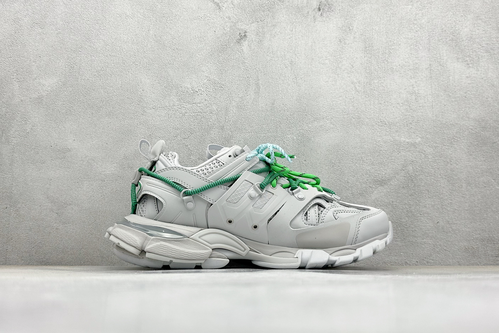 480 O Balenciaga Sneaker Tess s.Gomma 巴黎3.0 三代户外网面概念鞋 800592WTRHK-Chinese UA Cheap High Quatity Brand Clothes Bags handbags Sneakers wholesale wholesaler seller from China Factory suppliers Fashion Clothing Shoes best Quality Beautiful Price 480 O Balenciaga Sneaker Tess s.Gomma 巴黎3.0 三代户外网面概念鞋 800592WTRHK