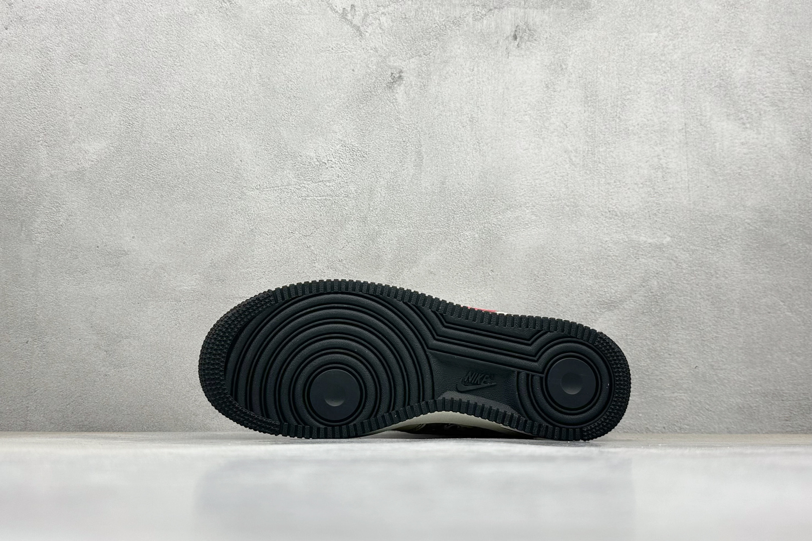 260 SC版Nike Air Force 1 Low 07 x LABUBU 白黑小勾 HQ1688-001