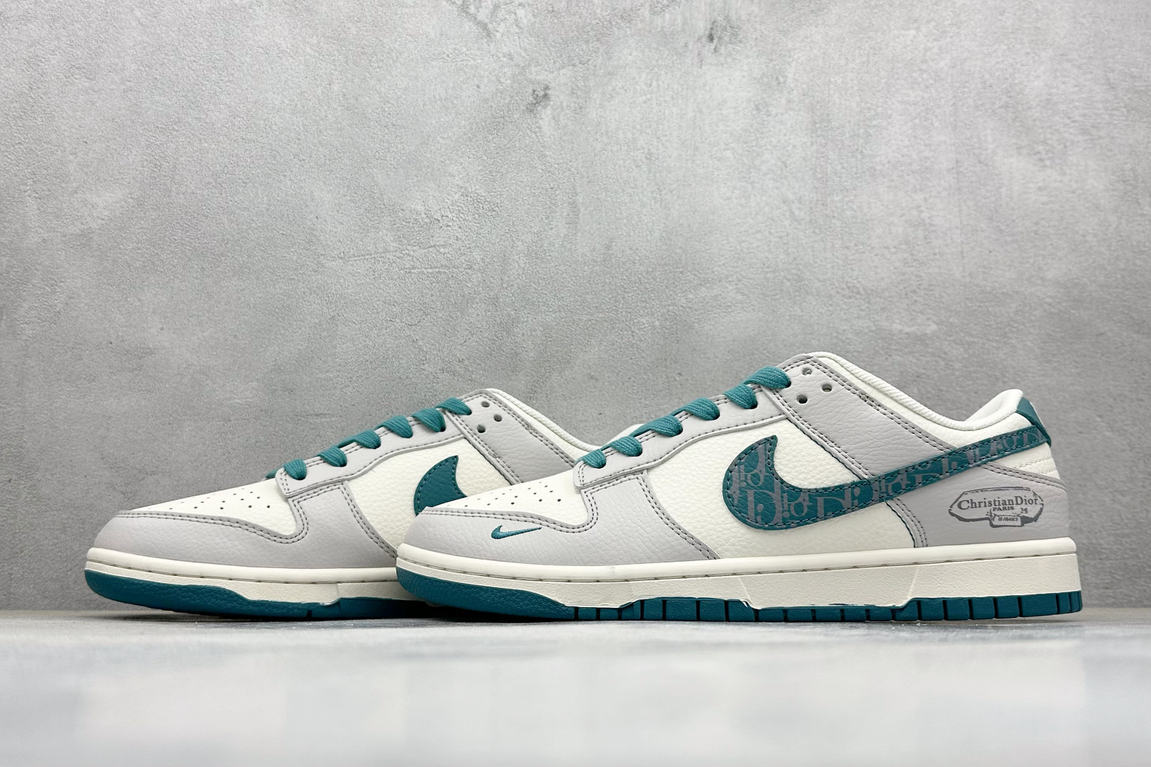 280 XC版Nike SB Dunk Low x DIOR 灰白绿小勾 ZH2598-277