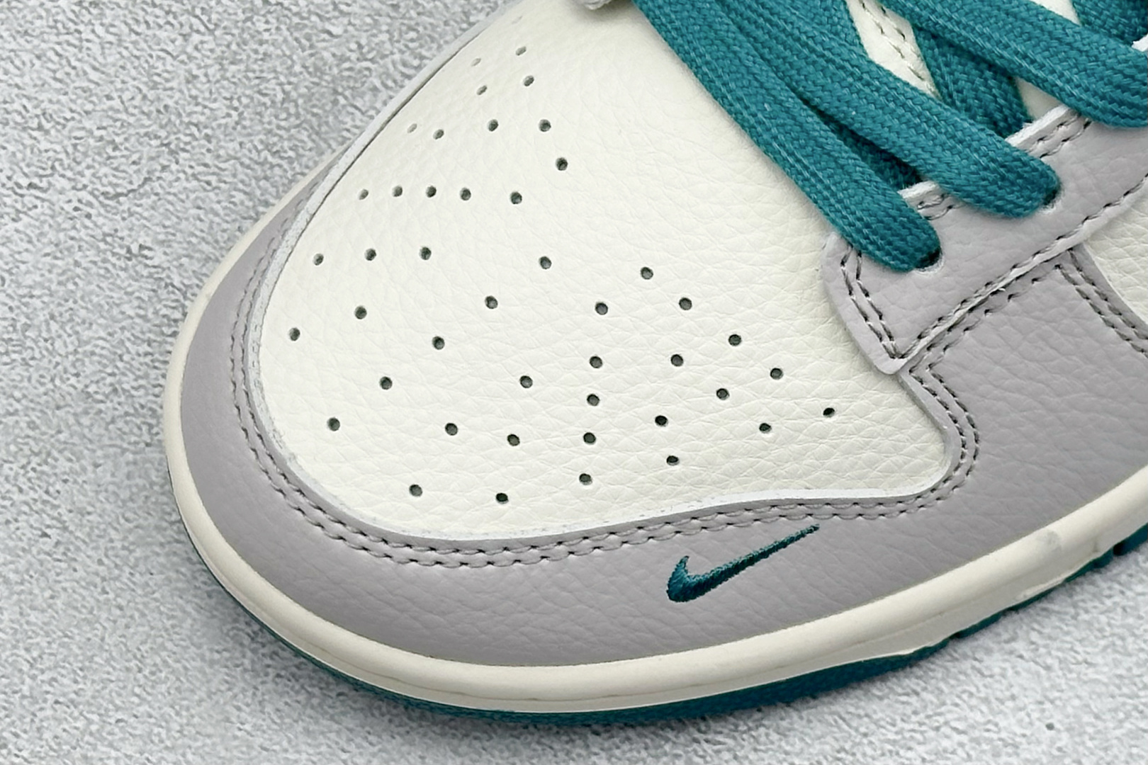 280 XC版Nike SB Dunk Low x DIOR 灰白绿小勾 ZH2598-277