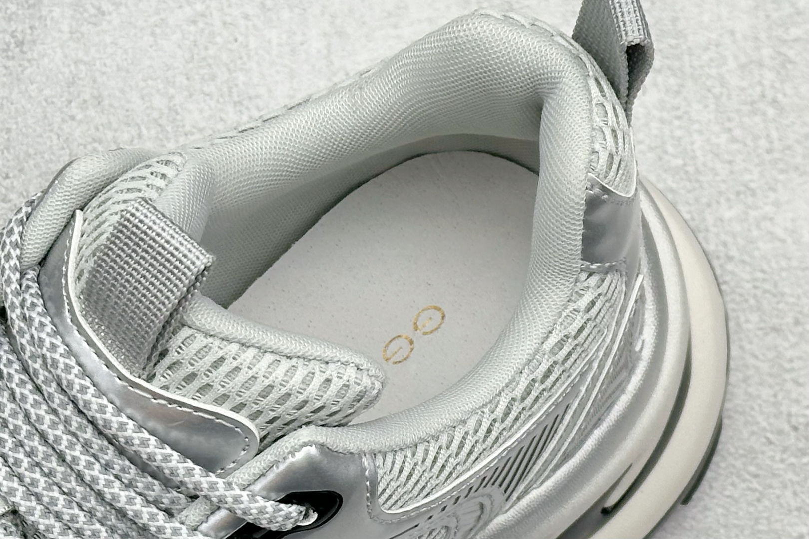 220 GG-CC 周也同款 星际航行 银色 银角大王厚底增高休闲运动鞋老爹鞋-Chinese UA Cheap High Quatity Brand Clothes Bags handbags Sneakers wholesale wholesaler seller from China Factory suppliers Fashion Clothing Shoes best Quality Beautiful Price 220 GG-CC 周也同款 星际航行 银色 银角大王厚底增高休闲运动鞋老爹鞋