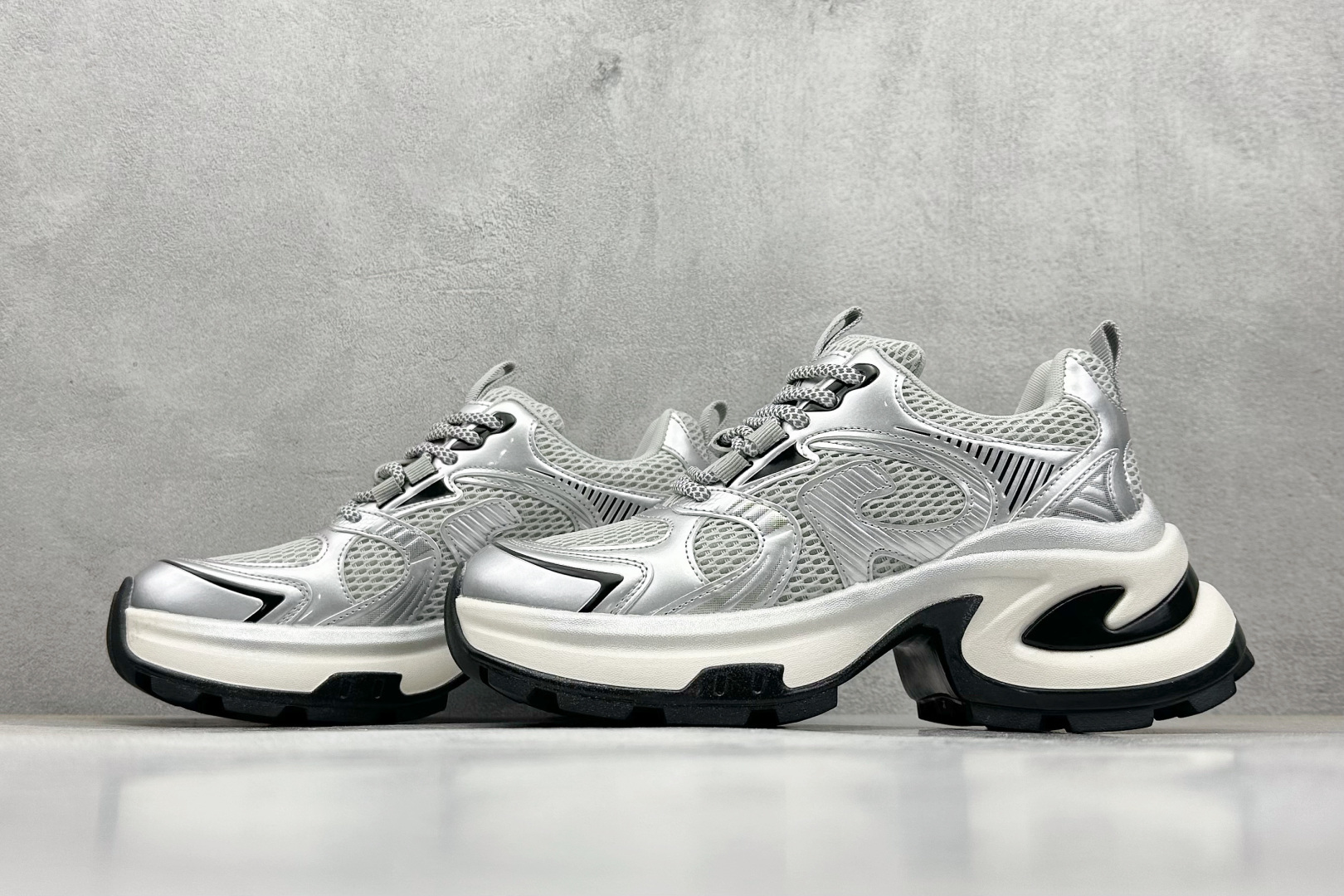 220 GG-CC 周也同款 星际航行 银色 银角大王厚底增高休闲运动鞋老爹鞋-Chinese UA Cheap High Quatity Brand Clothes Bags handbags Sneakers wholesale wholesaler seller from China Factory suppliers Fashion Clothing Shoes best Quality Beautiful Price 220 GG-CC 周也同款 星际航行 银色 银角大王厚底增高休闲运动鞋老爹鞋