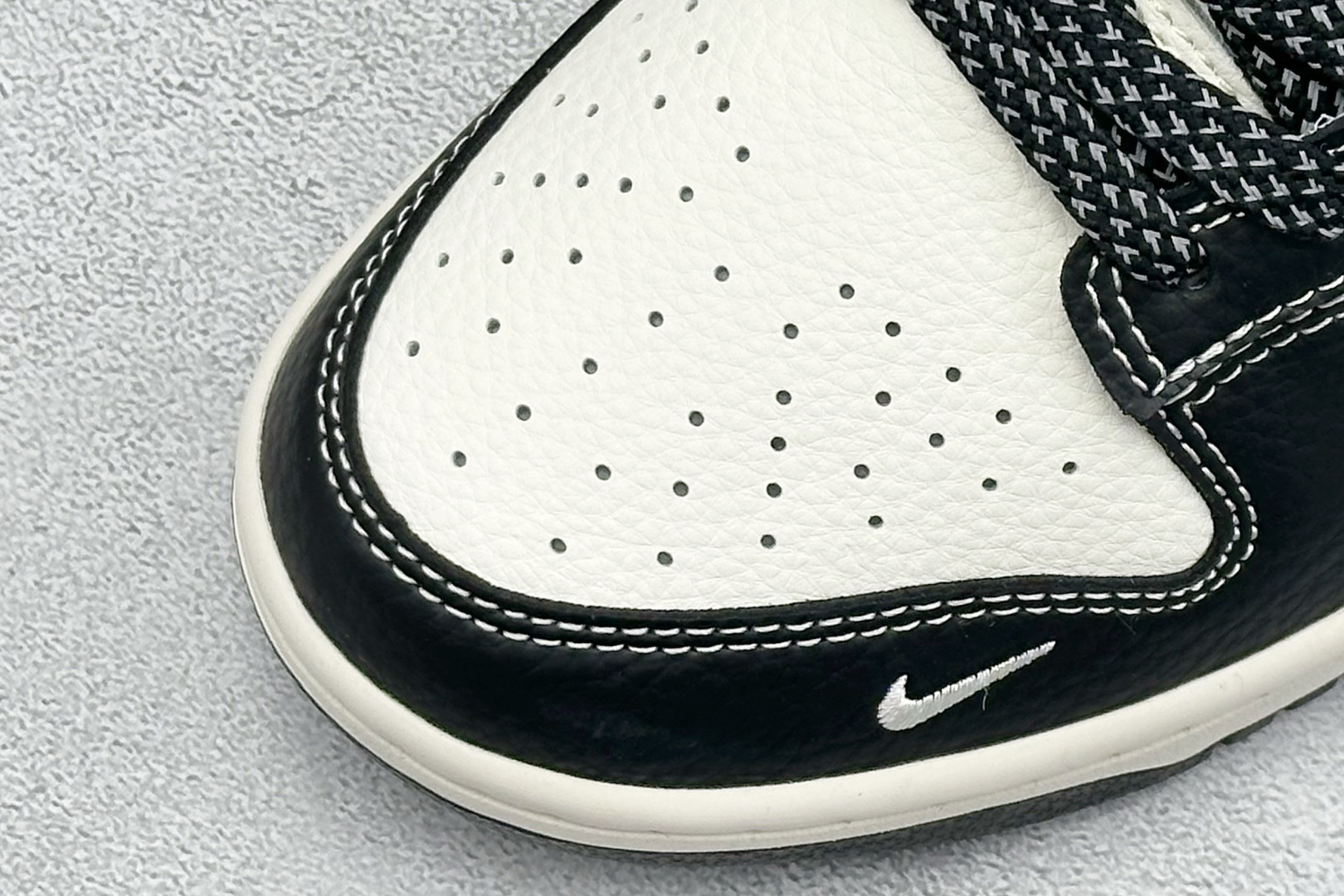 280 Nike SB Dunk Low Supreme联名 米黑银 高端定制 低帮休闲板鞋 HH7518-099