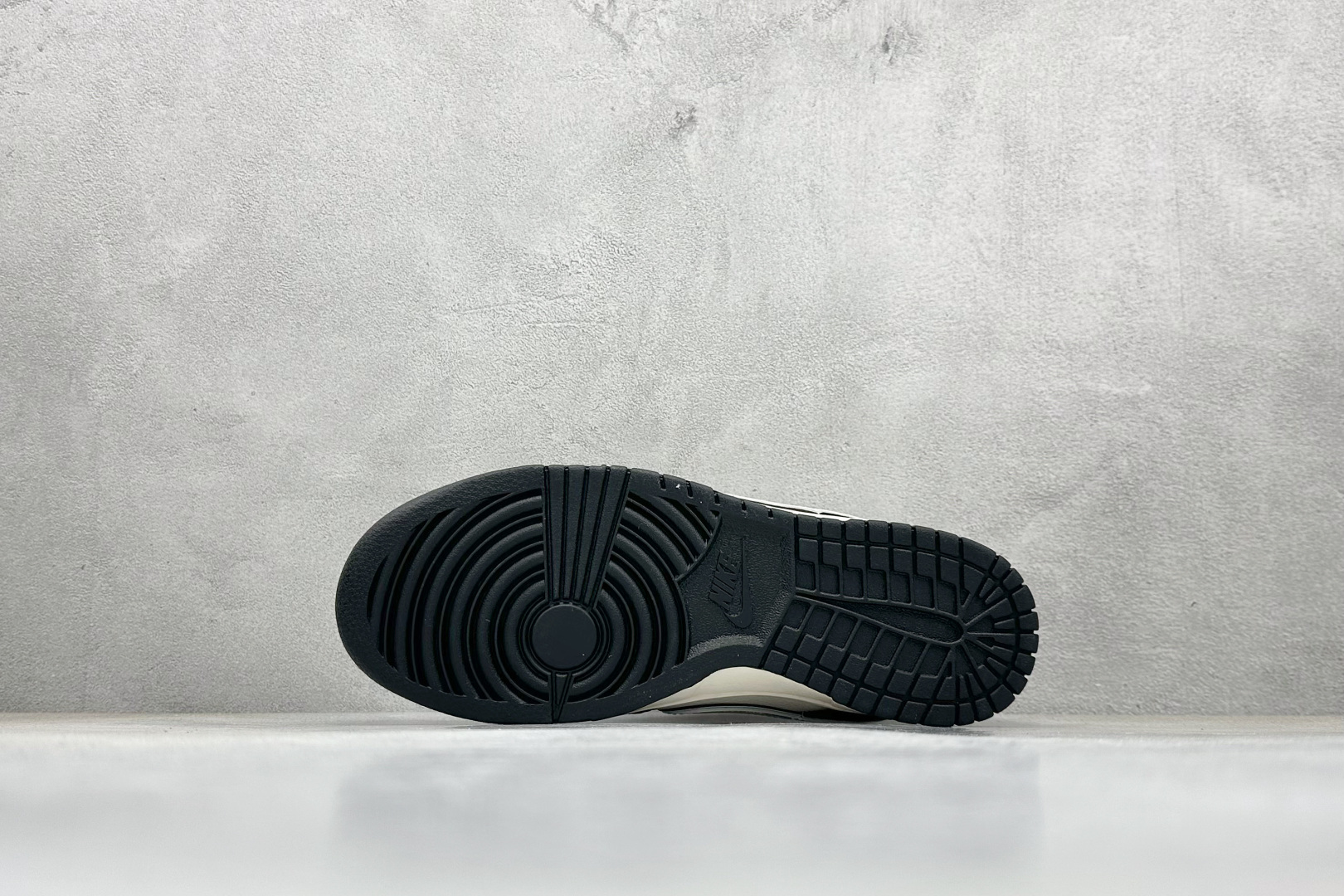 280 Nike SB Dunk Low Supreme联名 米黑银 高端定制 低帮休闲板鞋 HH7518-099