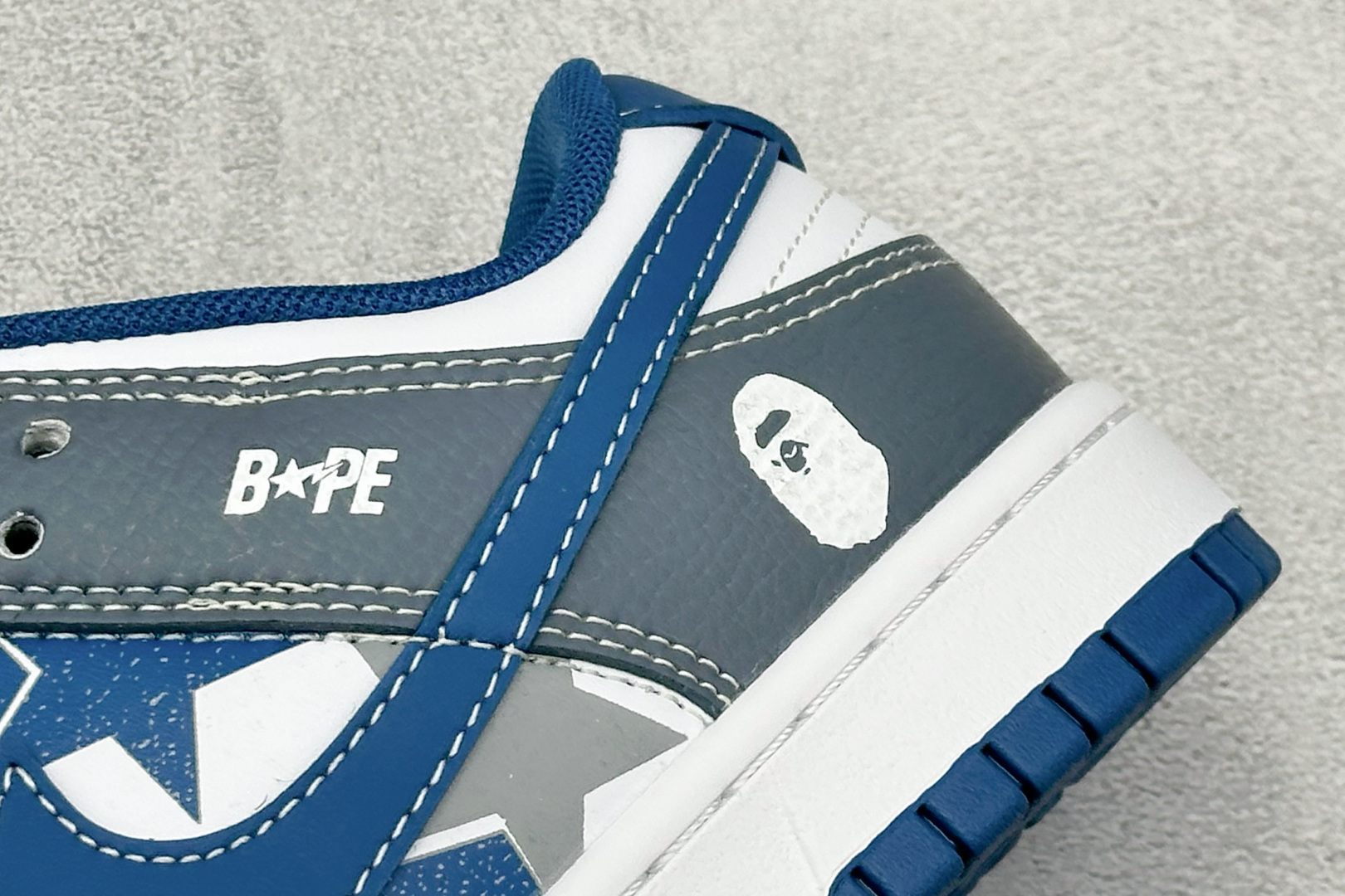 240 Nike SB Dunk Low x BAPE 灰白蓝小勾 HS2506-232