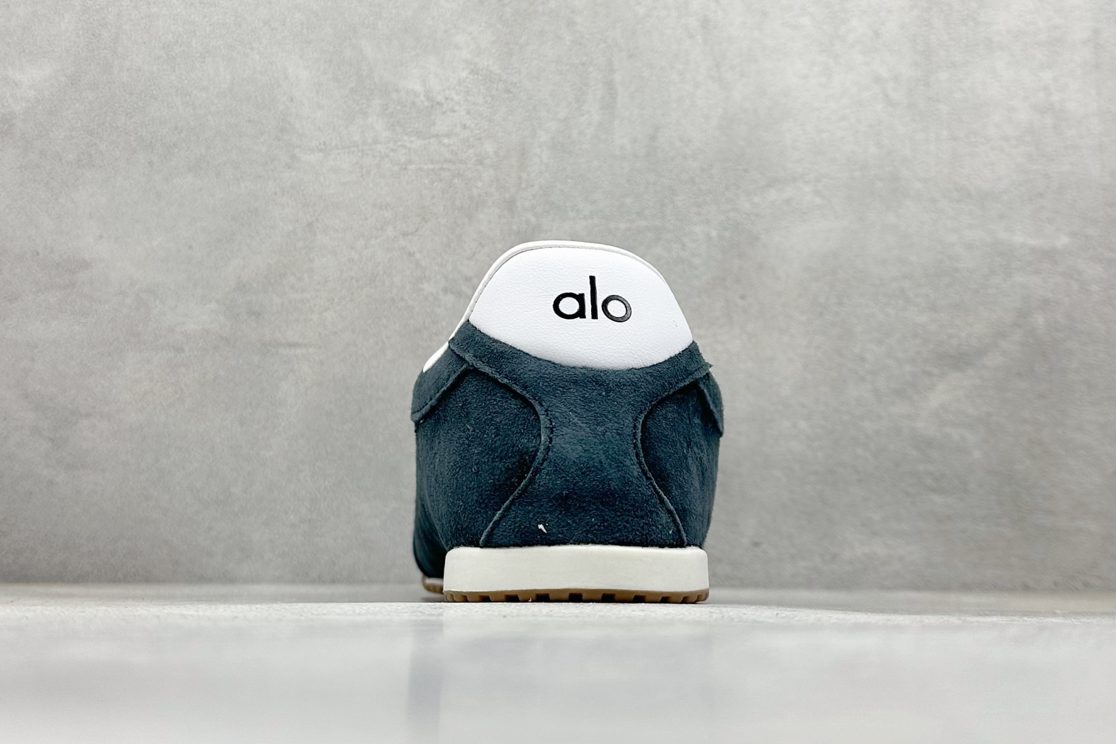 200 K版Alo Yoga Sunset Sneaker 徳训生活休闲鞋 A0891U-Black