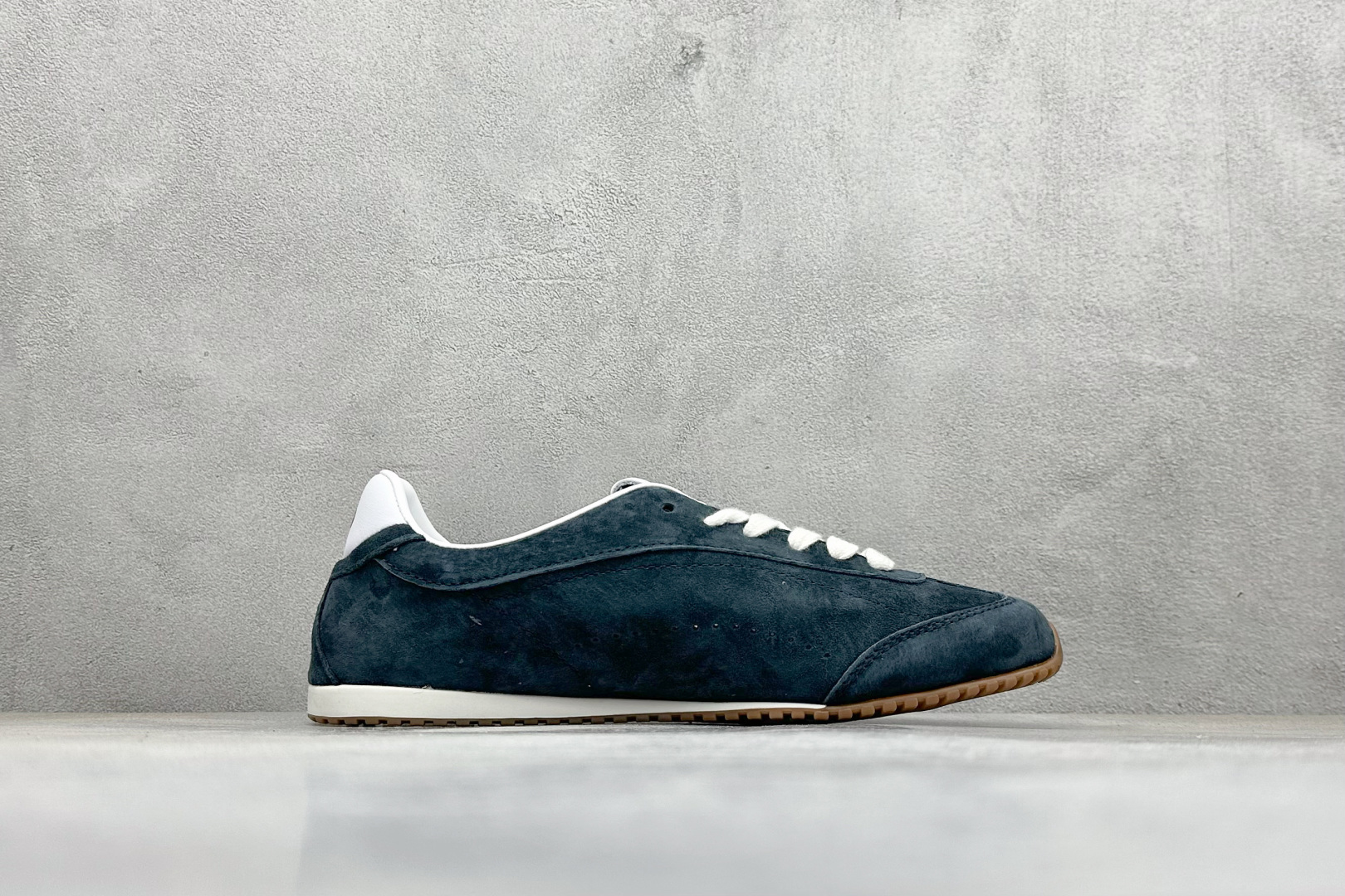 200 K版Alo Yoga Sunset Sneaker 徳训生活休闲鞋 A0891U-Black