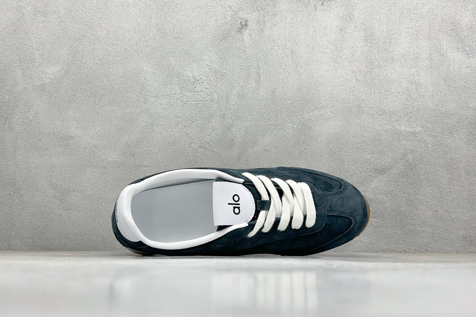 200 K版Alo Yoga Sunset Sneaker 徳训生活休闲鞋 A0891U-Black