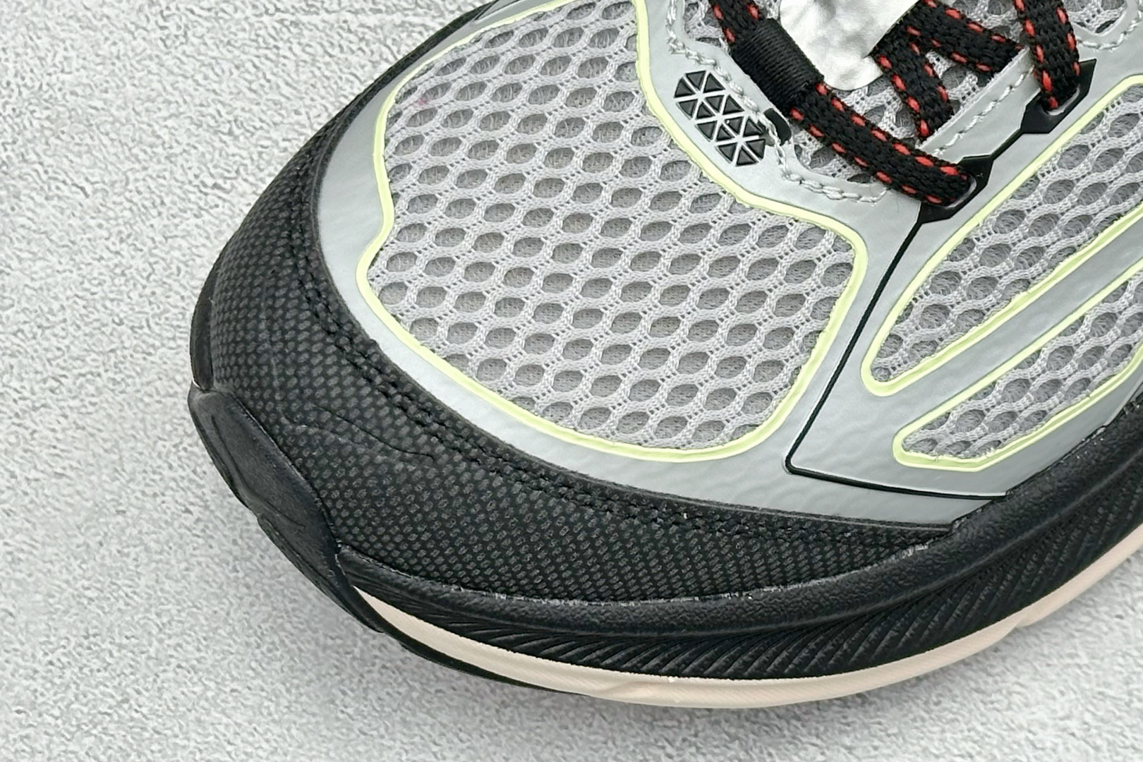 200 HOKA ONE ONE Clifton ONE9 克里夫顿9代专业性能减震公路跑步鞋 1155370/HBN