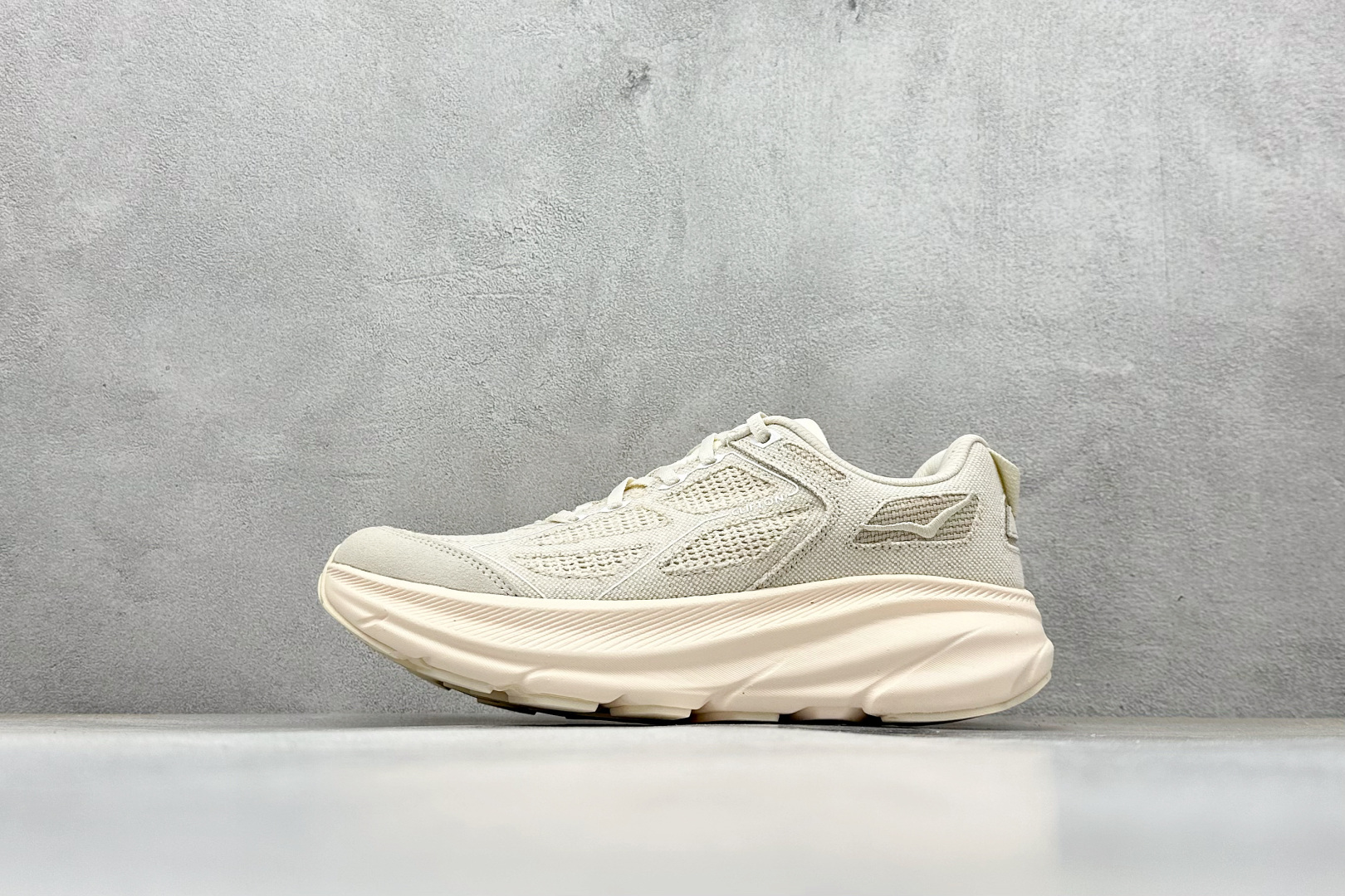 💰170
HOKA ONE ONE Clifton ONE9 克里夫顿9代专业性能减震公路跑步鞋 

货号：1162135/ACL
尺码：36-45
编码：32