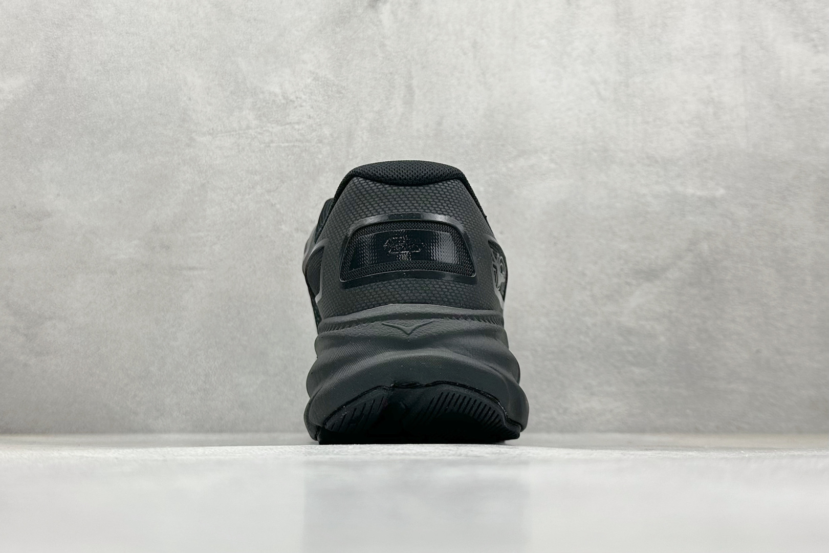 200 HOKA ONE ONE Clifton ONE9 克里夫顿9代专业性能减震公路跑步鞋 1155370/BBNB