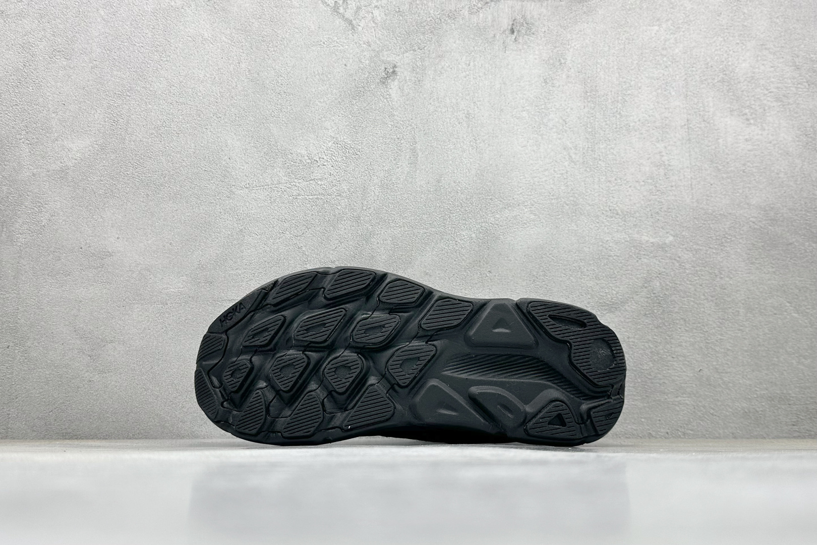 💰170
HOKA ONE ONE Clifton ONE9 克里夫顿9代专业性能减震公路跑步鞋 

货号：1155370/BBNB
尺码：36-45
编码：32