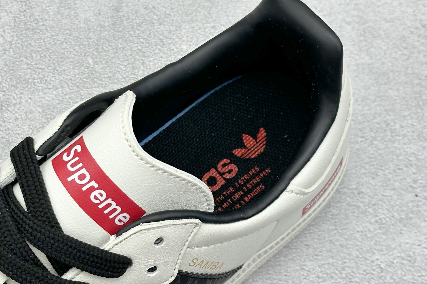 160 Adidas originals Samba x Sup联名 桑巴舞系列复古经典轻便板鞋 GJ75807