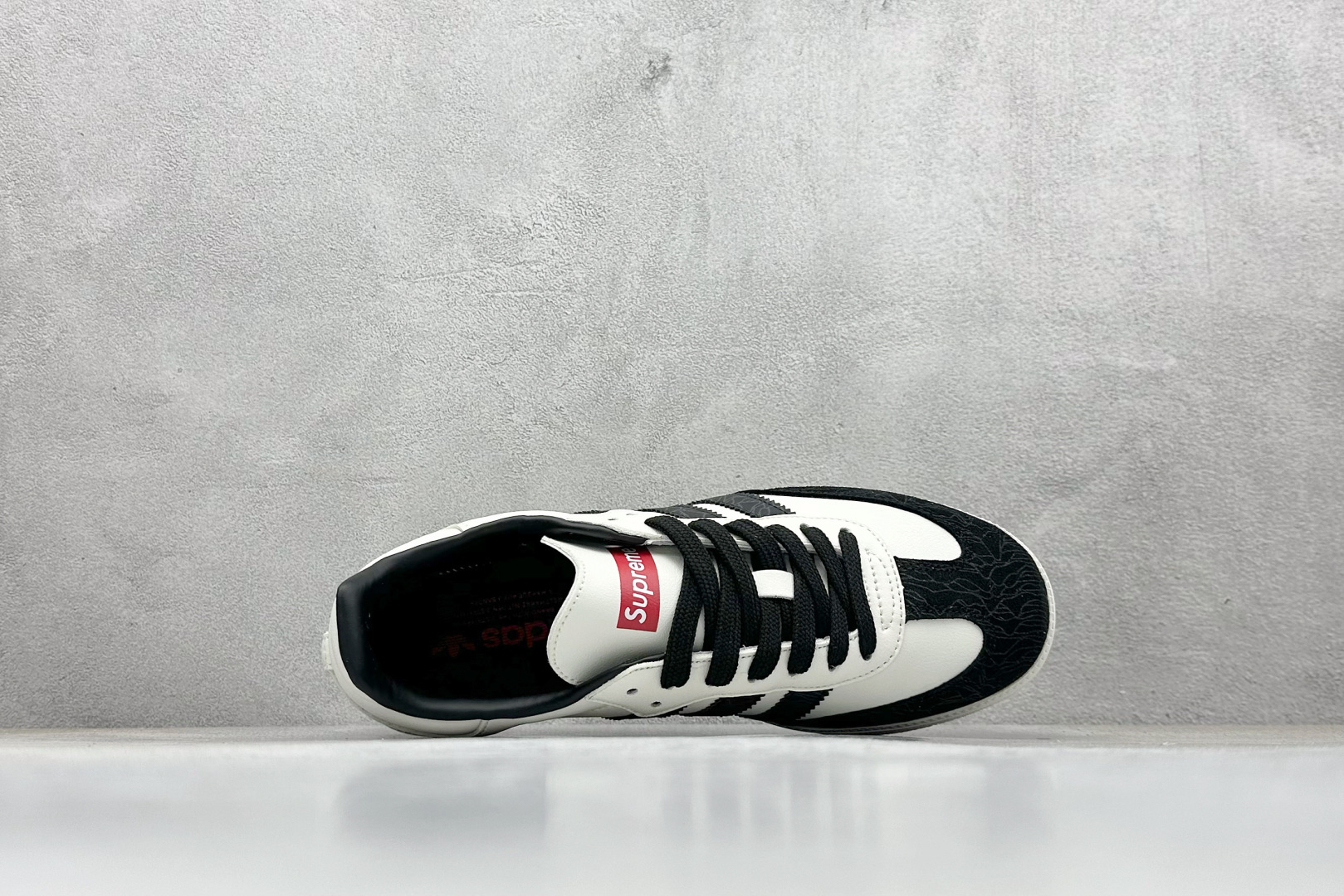 160 Adidas originals Samba x Sup联名 桑巴舞系列复古经典轻便板鞋 GJ75807