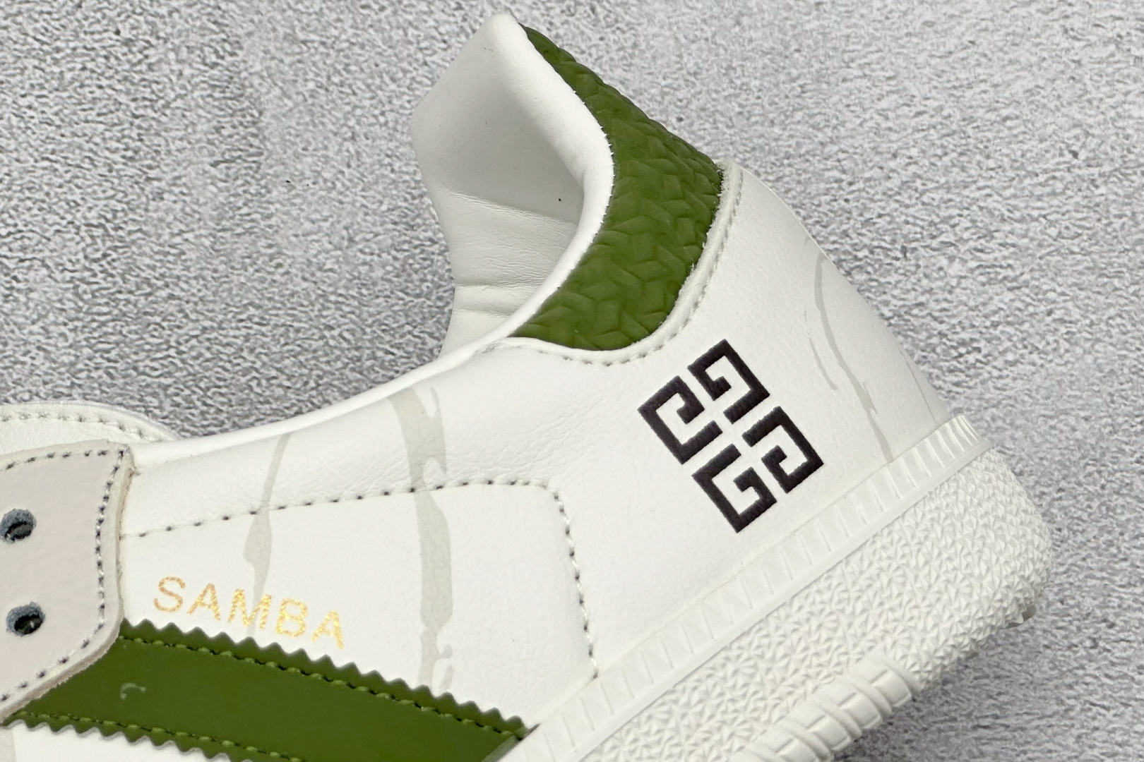 160 Adidas originals Samba x 纪梵希联名 桑巴舞系列复古经典轻便板鞋 GJ75805