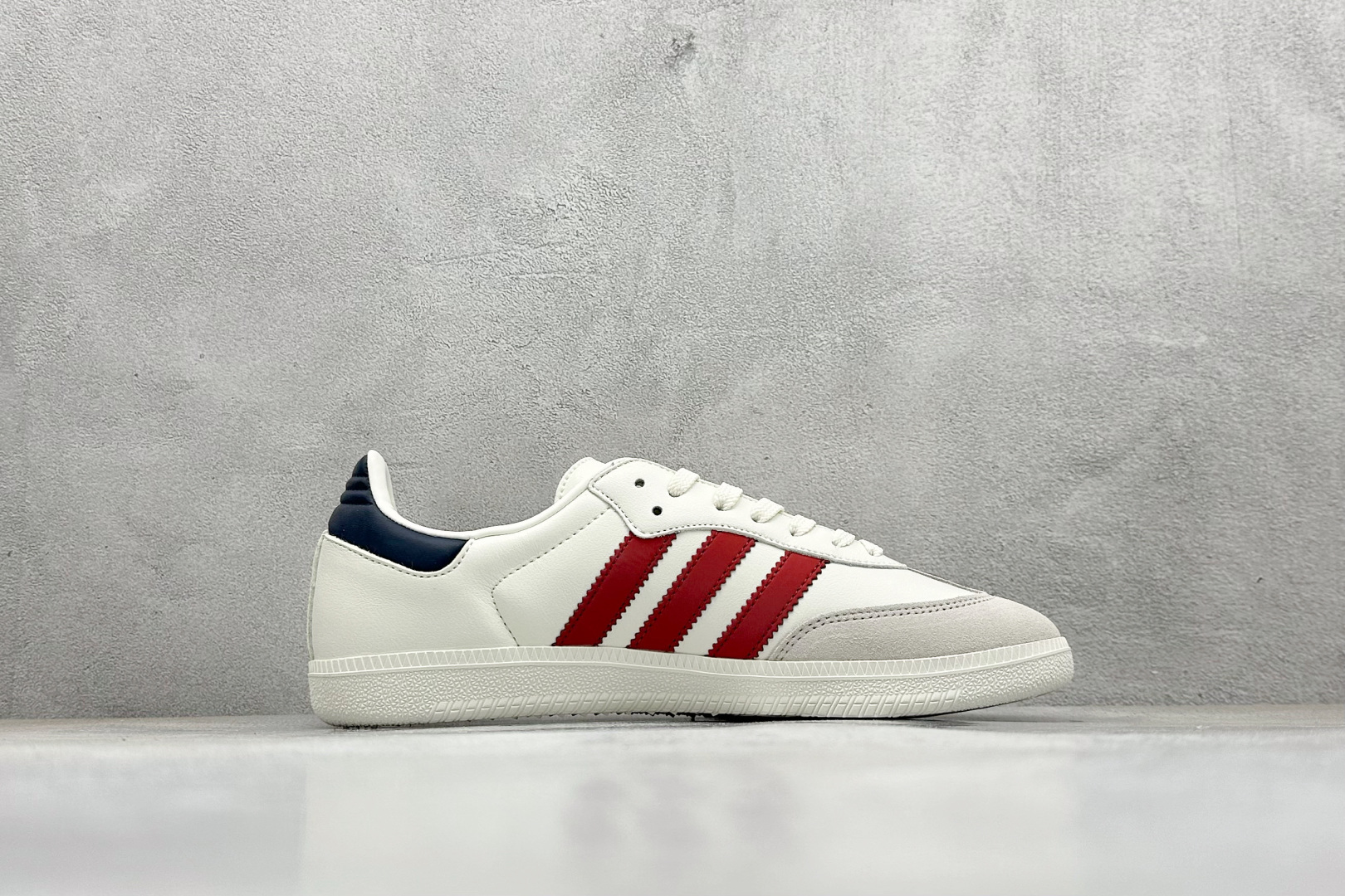 160 Adidas originals Samba x LV联名 桑巴舞系列复古经典轻便板鞋 GJ75811