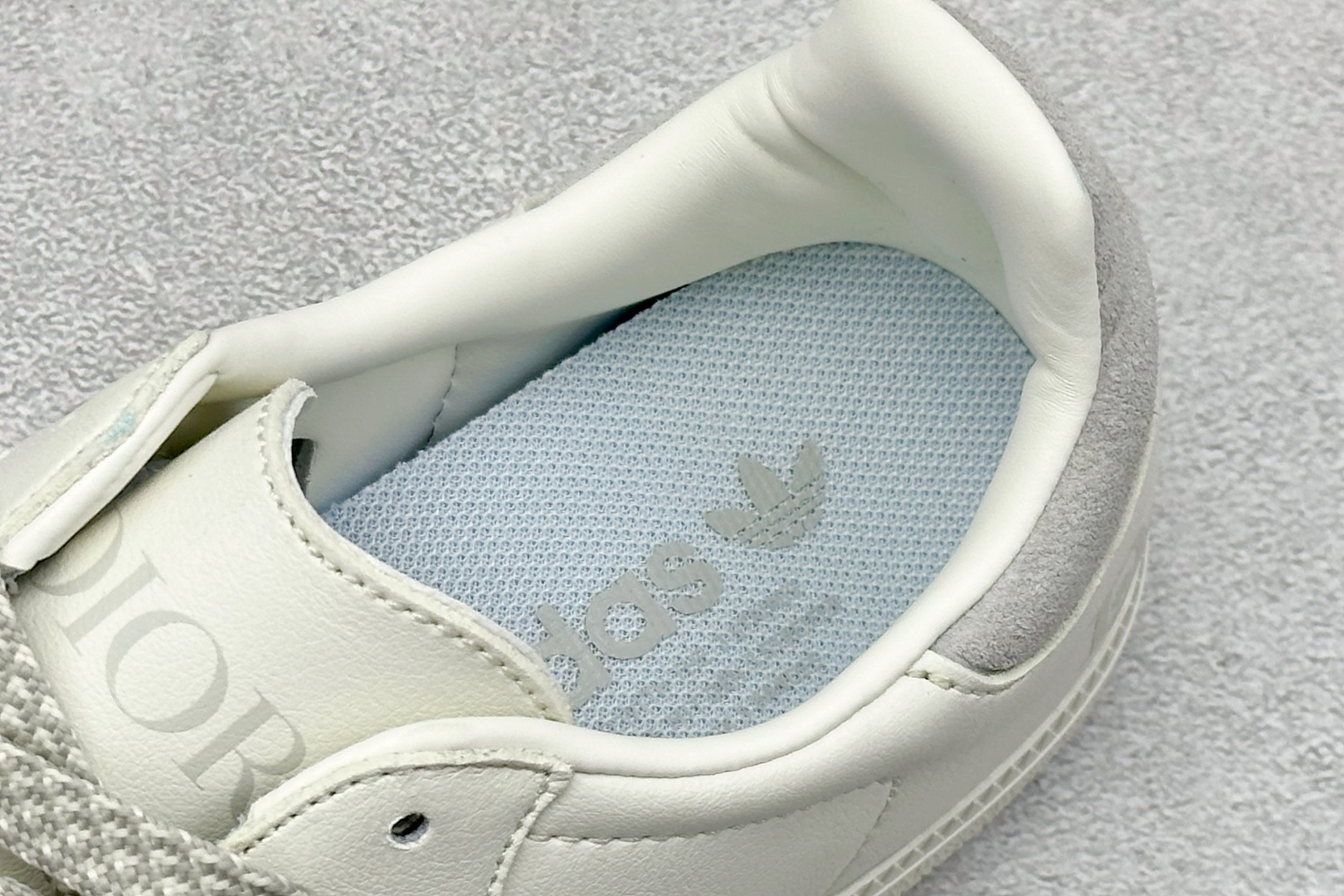 160 Adidas originals Samba x 迪奥联名 桑巴舞系列复古经典轻便板鞋 GJ75808