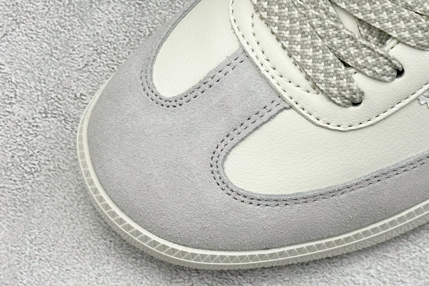 160 Adidas originals Samba x 迪奥联名 桑巴舞系列复古经典轻便板鞋 GJ75808