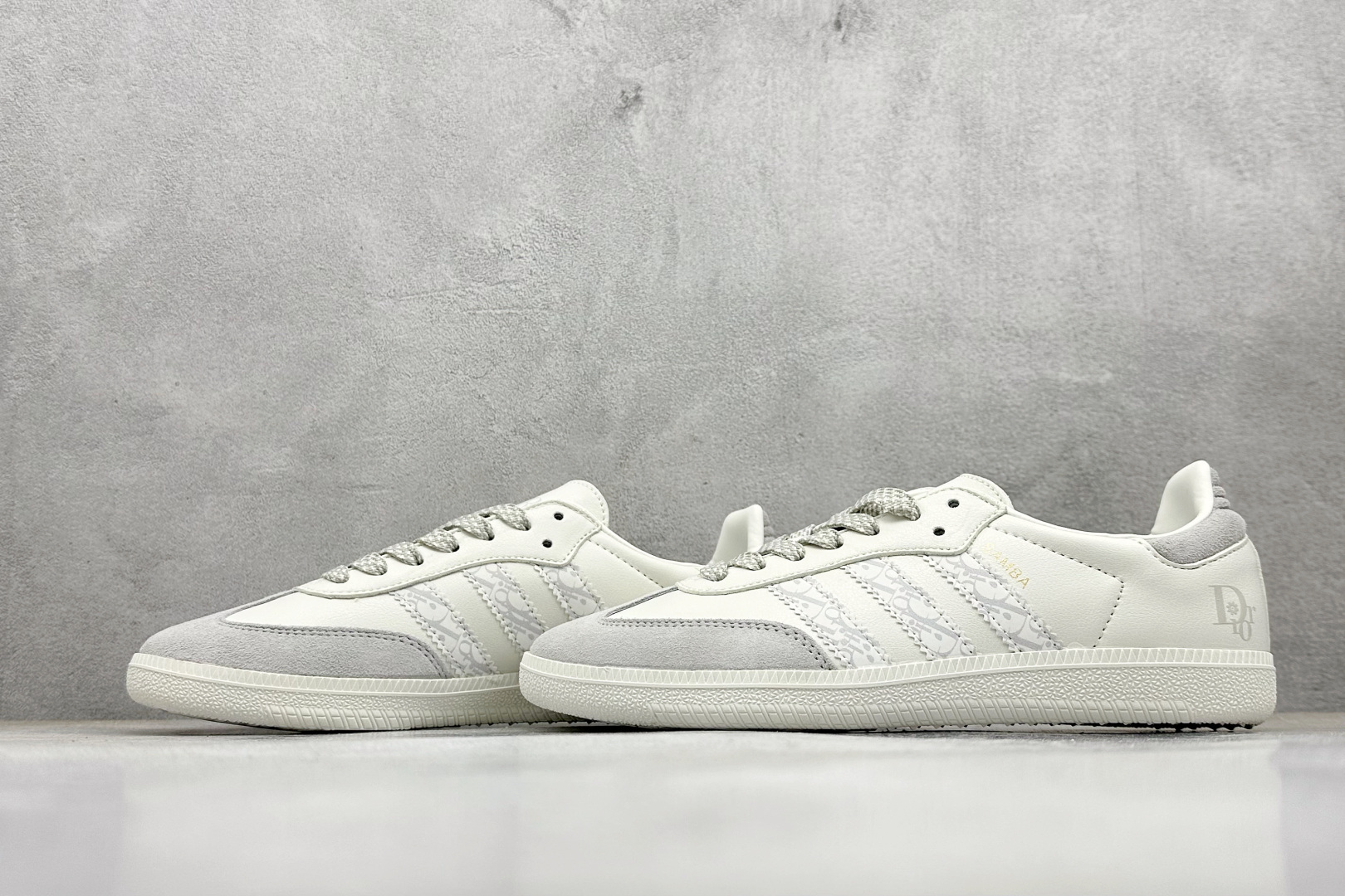 160 Adidas originals Samba x 迪奥联名 桑巴舞系列复古经典轻便板鞋 GJ75808