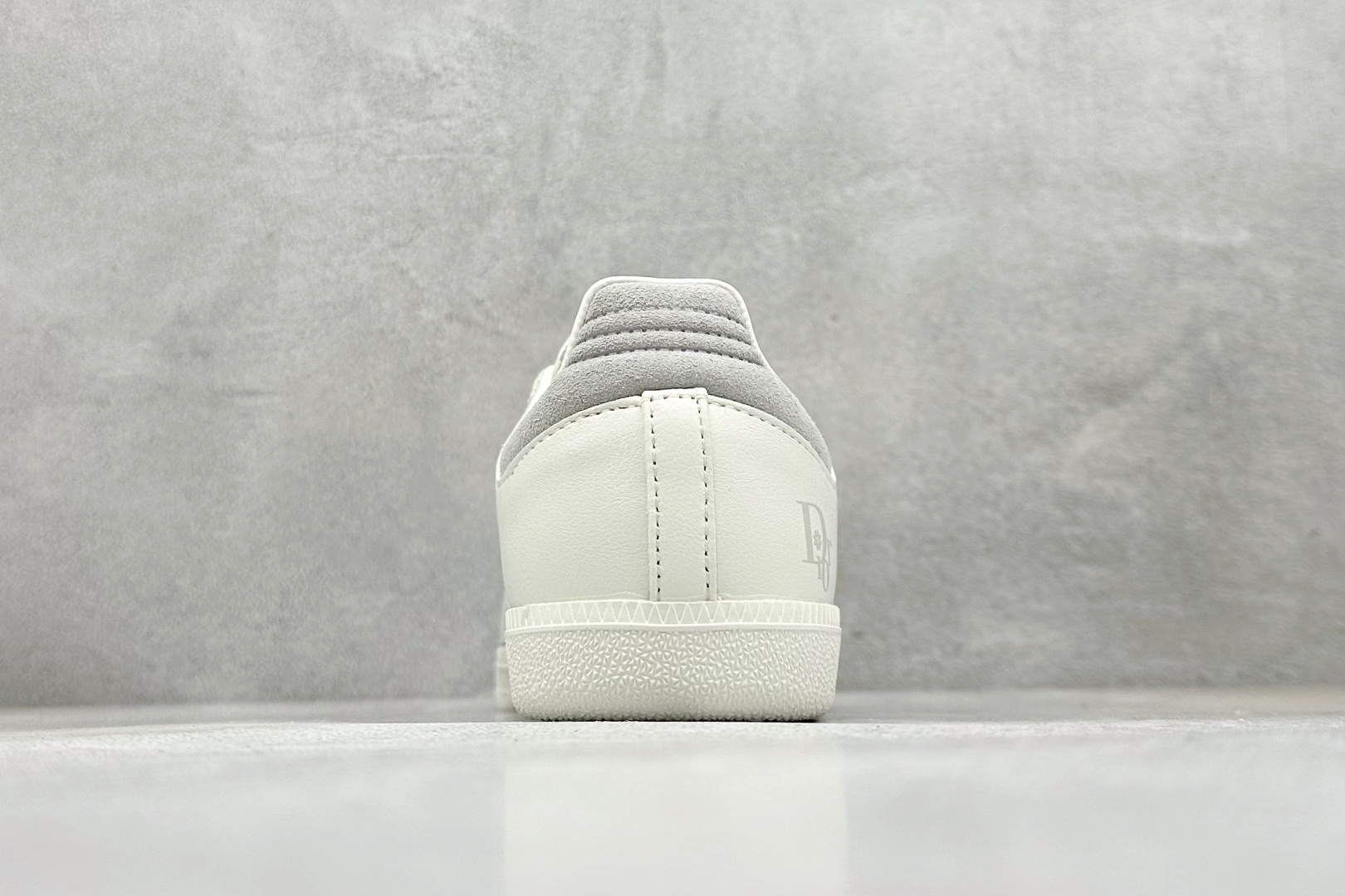 160 Adidas originals Samba x 迪奥联名 桑巴舞系列复古经典轻便板鞋 GJ75808