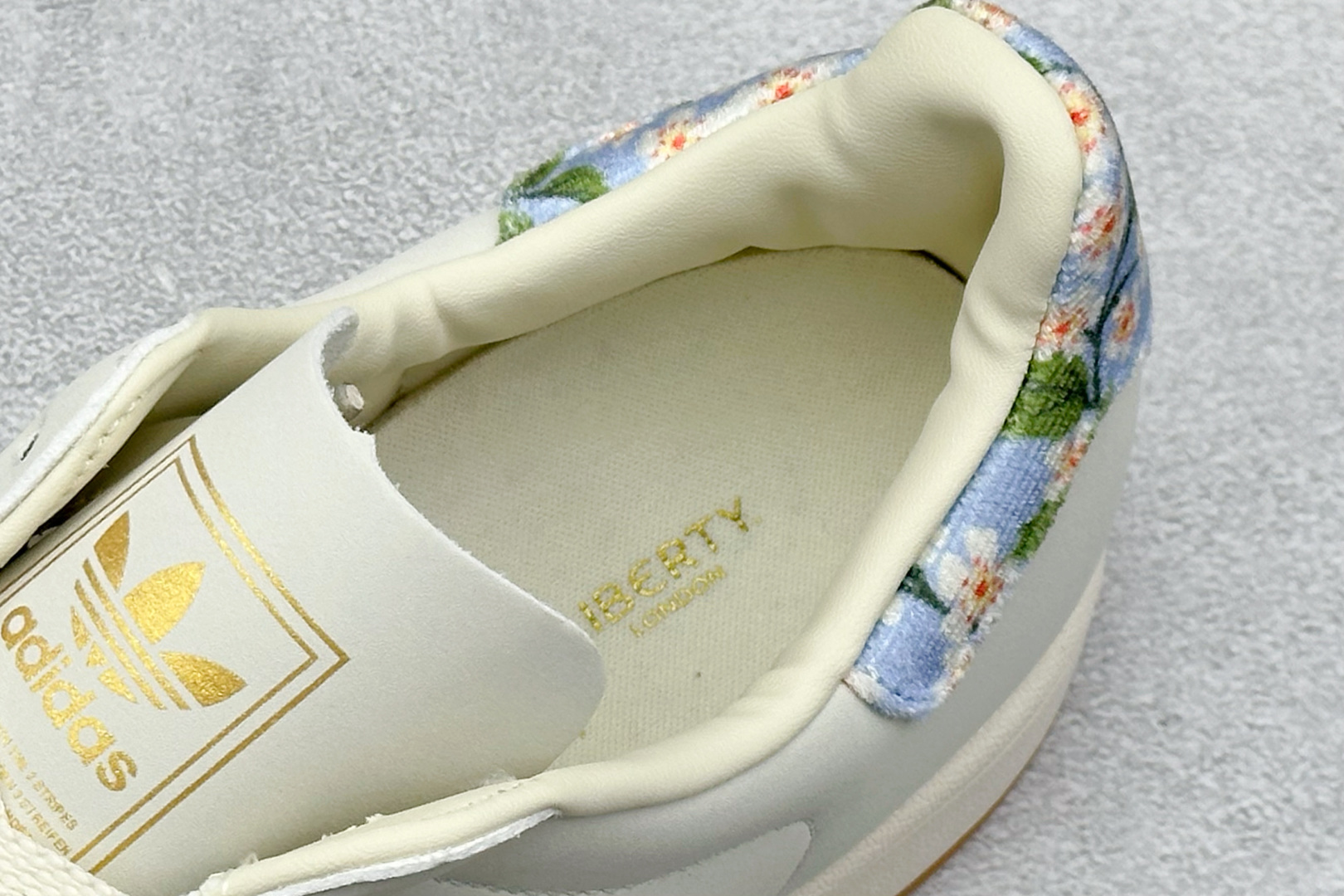 140 Adidas Originals Superstar II 贝壳头休闲板鞋 JR8865