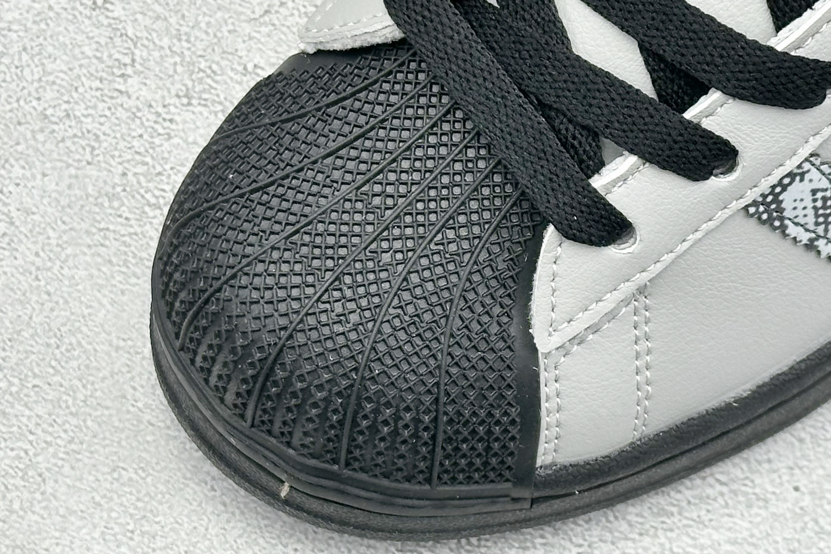 Adidas Originals Superstar II 贝壳头休闲板鞋 JR6059