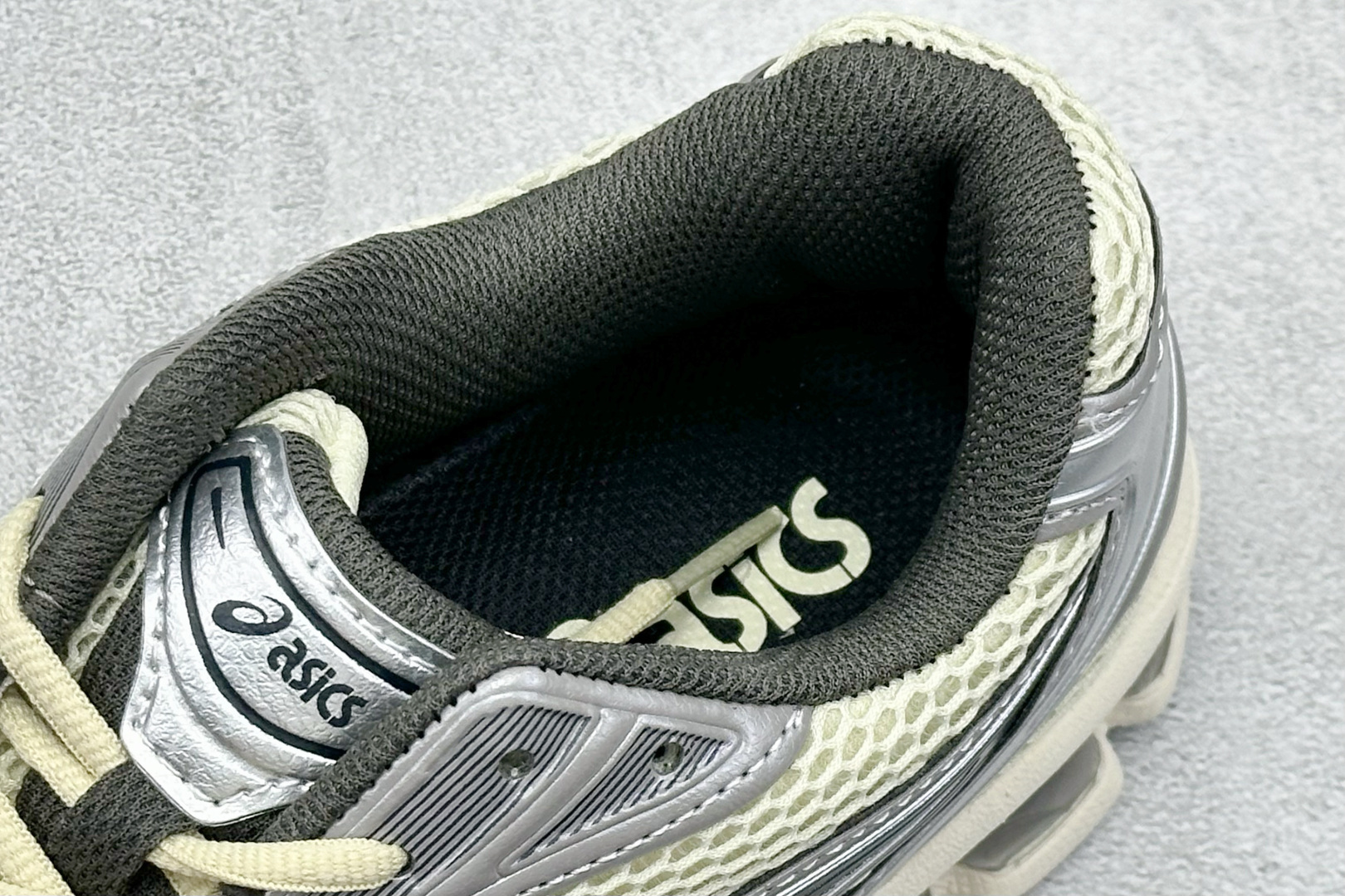 220 GW版Asics Gel-Kayano 14 亚瑟士运动休闲透气专业跑鞋 1203A537-250-Chinese UA Cheap High Quatity Brand Clothes Bags handbags Sneakers wholesale wholesaler seller from China Factory suppliers Fashion Clothing Shoes best Quality Beautiful Price 220 GW版Asics Gel-Kayano 14 亚瑟士运动休闲透气专业跑鞋 1203A537-250