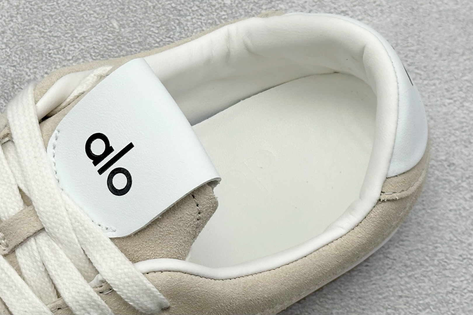 210 S版 ALO SUNSET SNEAKER 休闲城市通勤训练跑步鞋 舒适百搭 网布减震透气支撑耐磨低帮 A0891U_SANDSTONE-Chinese UA Cheap High Quatity Brand Clothes Bags handbags Sneakers wholesale wholesaler seller from China Factory suppliers Fashion Clothing Shoes best Quality Beautiful Price 210 S版 ALO SUNSET SNEAKER 休闲城市通勤训练跑步鞋 舒适百搭 网布减震透气支撑耐磨低帮 A0891U_SANDSTONE