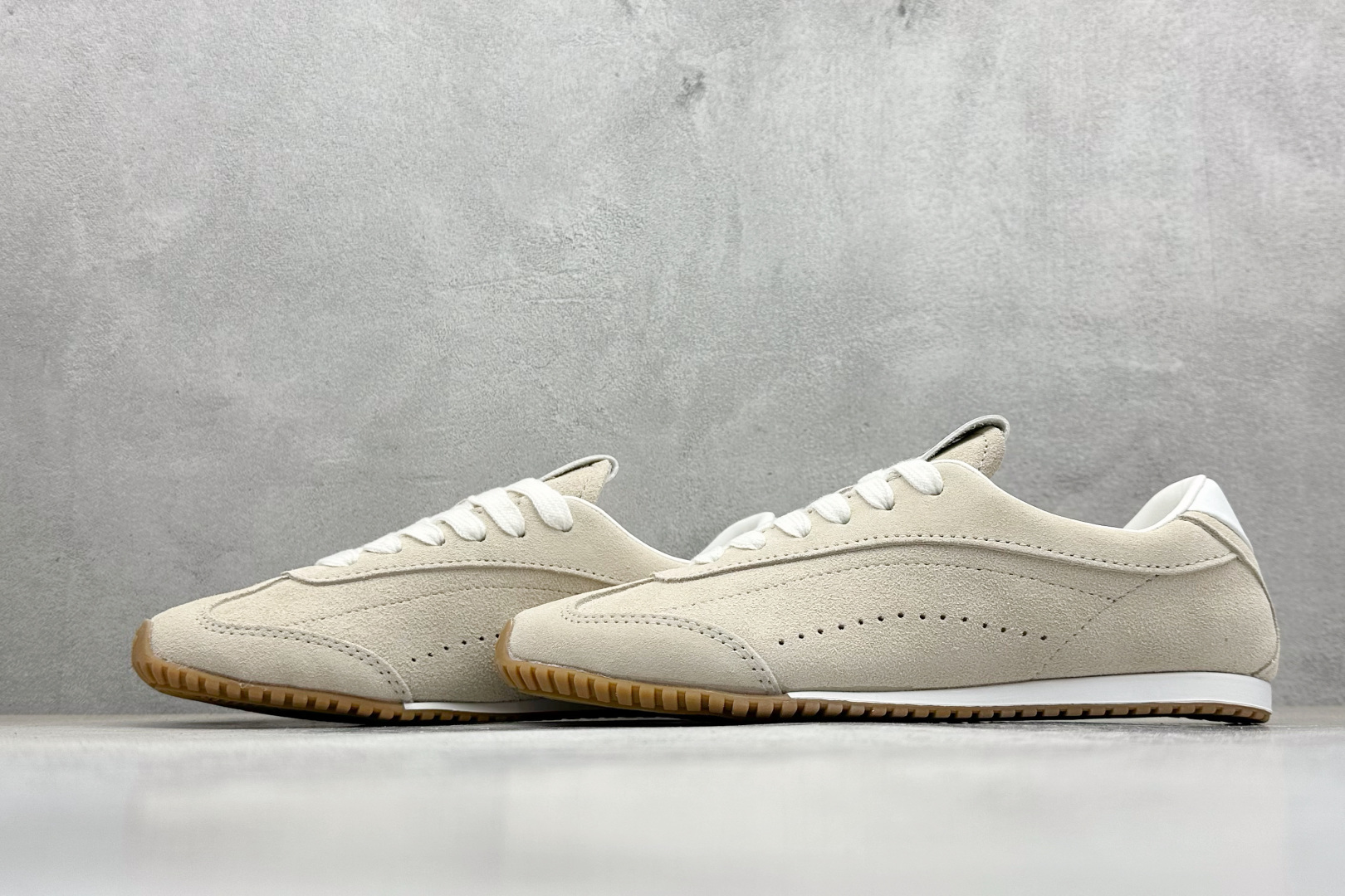 210 S版 ALO SUNSET SNEAKER 休闲城市通勤训练跑步鞋 舒适百搭 网布减震透气支撑耐磨低帮 A0891U_SANDSTONE-Chinese UA Cheap High Quatity Brand Clothes Bags handbags Sneakers wholesale wholesaler seller from China Factory suppliers Fashion Clothing Shoes best Quality Beautiful Price 210 S版 ALO SUNSET SNEAKER 休闲城市通勤训练跑步鞋 舒适百搭 网布减震透气支撑耐磨低帮 A0891U_SANDSTONE