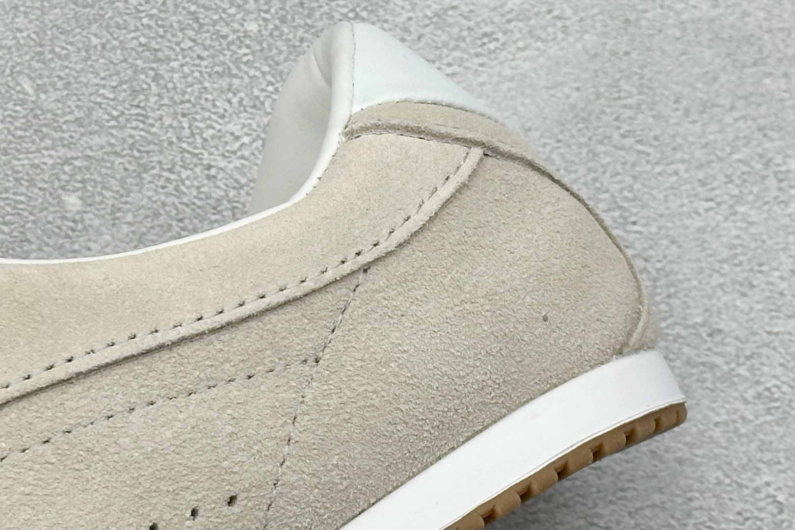 210 S版 ALO SUNSET SNEAKER 休闲城市通勤训练跑步鞋 舒适百搭 网布减震透气支撑耐磨低帮 A0891U_SANDSTONE-Chinese UA Cheap High Quatity Brand Clothes Bags handbags Sneakers wholesale wholesaler seller from China Factory suppliers Fashion Clothing Shoes best Quality Beautiful Price 210 S版 ALO SUNSET SNEAKER 休闲城市通勤训练跑步鞋 舒适百搭 网布减震透气支撑耐磨低帮 A0891U_SANDSTONE