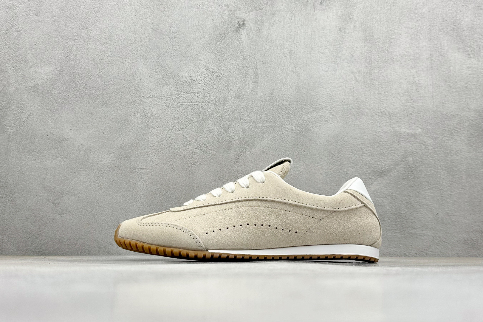 210 S版 ALO SUNSET SNEAKER 休闲城市通勤训练跑步鞋 舒适百搭 网布减震透气支撑耐磨低帮 A0891U_SANDSTONE-Chinese UA Cheap High Quatity Brand Clothes Bags handbags Sneakers wholesale wholesaler seller from China Factory suppliers Fashion Clothing Shoes best Quality Beautiful Price 210 S版 ALO SUNSET SNEAKER 休闲城市通勤训练跑步鞋 舒适百搭 网布减震透气支撑耐磨低帮 A0891U_SANDSTONE