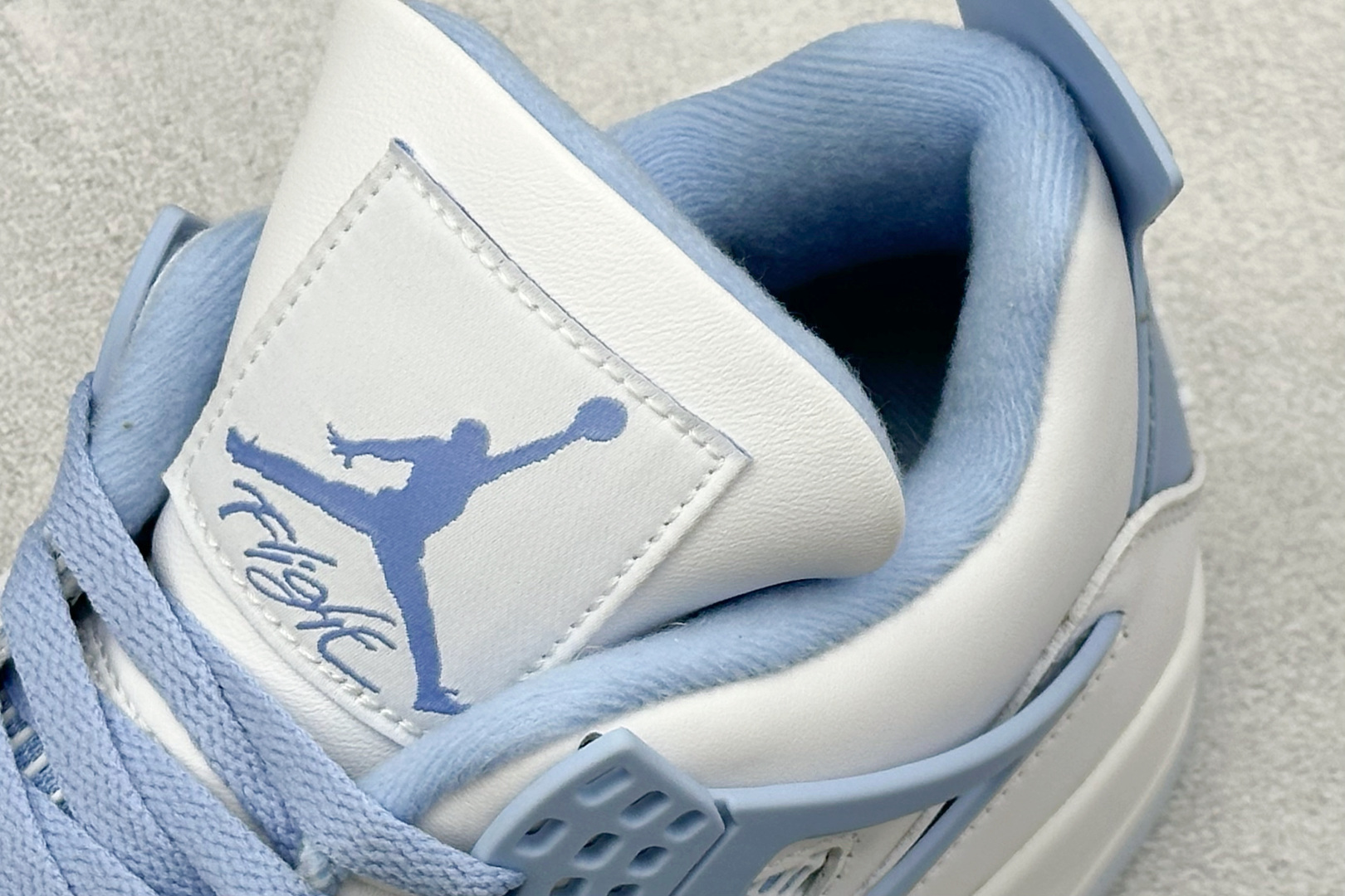 300 新F版Air Jordan AJ4 Retro 白蓝 中帮篮球鞋 HV0823-100