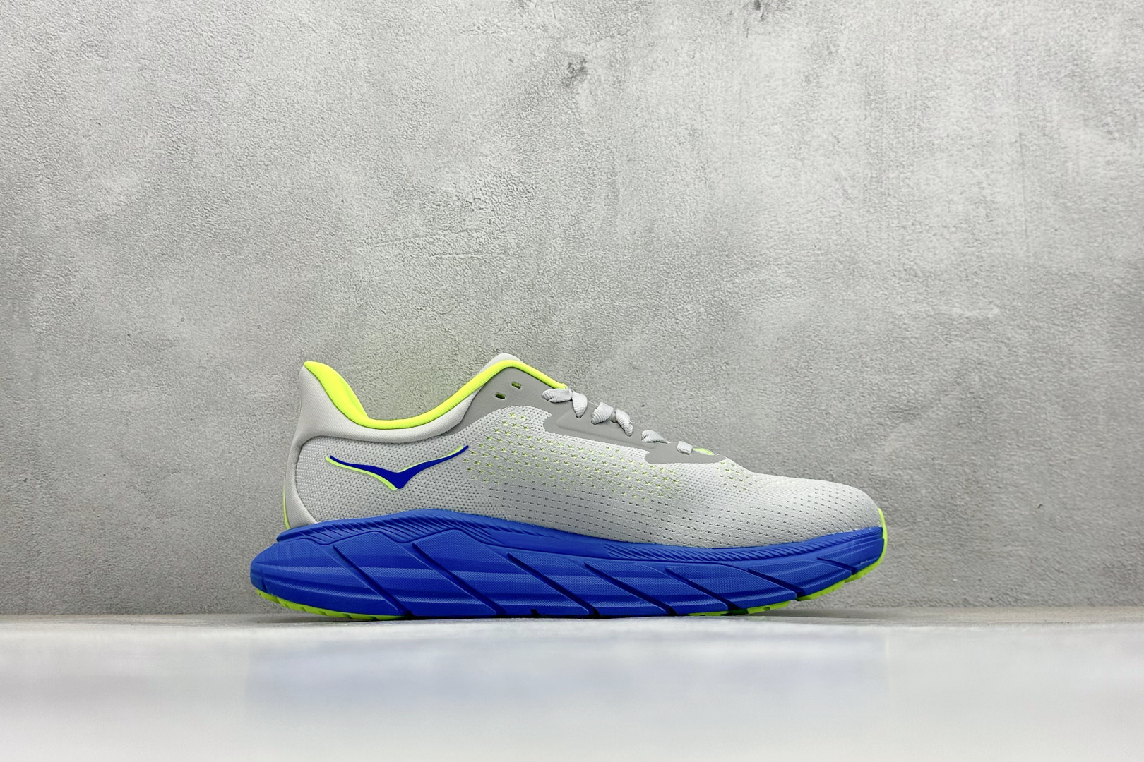 180 BF版HOKA ONE ONE M ARAHI 7 低帮专业越野跑步鞋 1147850-STLC-Chinese UA Cheap High Quatity Brand Clothes Bags handbags Sneakers wholesale wholesaler seller from China Factory suppliers Fashion Clothing Shoes best Quality Beautiful Price 180 BF版HOKA ONE ONE M ARAHI 7 低帮专业越野跑步鞋 1147850-STLC