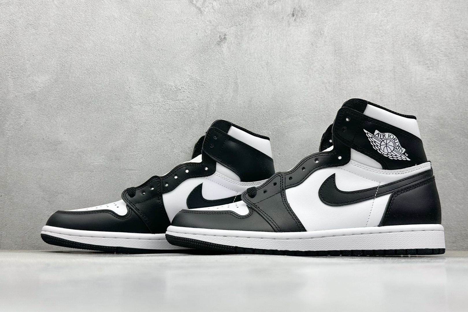 260 新F版AIR Jordan 1 RETRO HIGH 高帮 黑白 555088-010-Chinese UA Cheap High Quatity Brand Clothes Bags handbags Sneakers wholesale wholesaler seller from China Factory suppliers Fashion Clothing Shoes best Quality Beautiful Price 260 新F版AIR Jordan 1 RETRO HIGH 高帮 黑白 555088-010