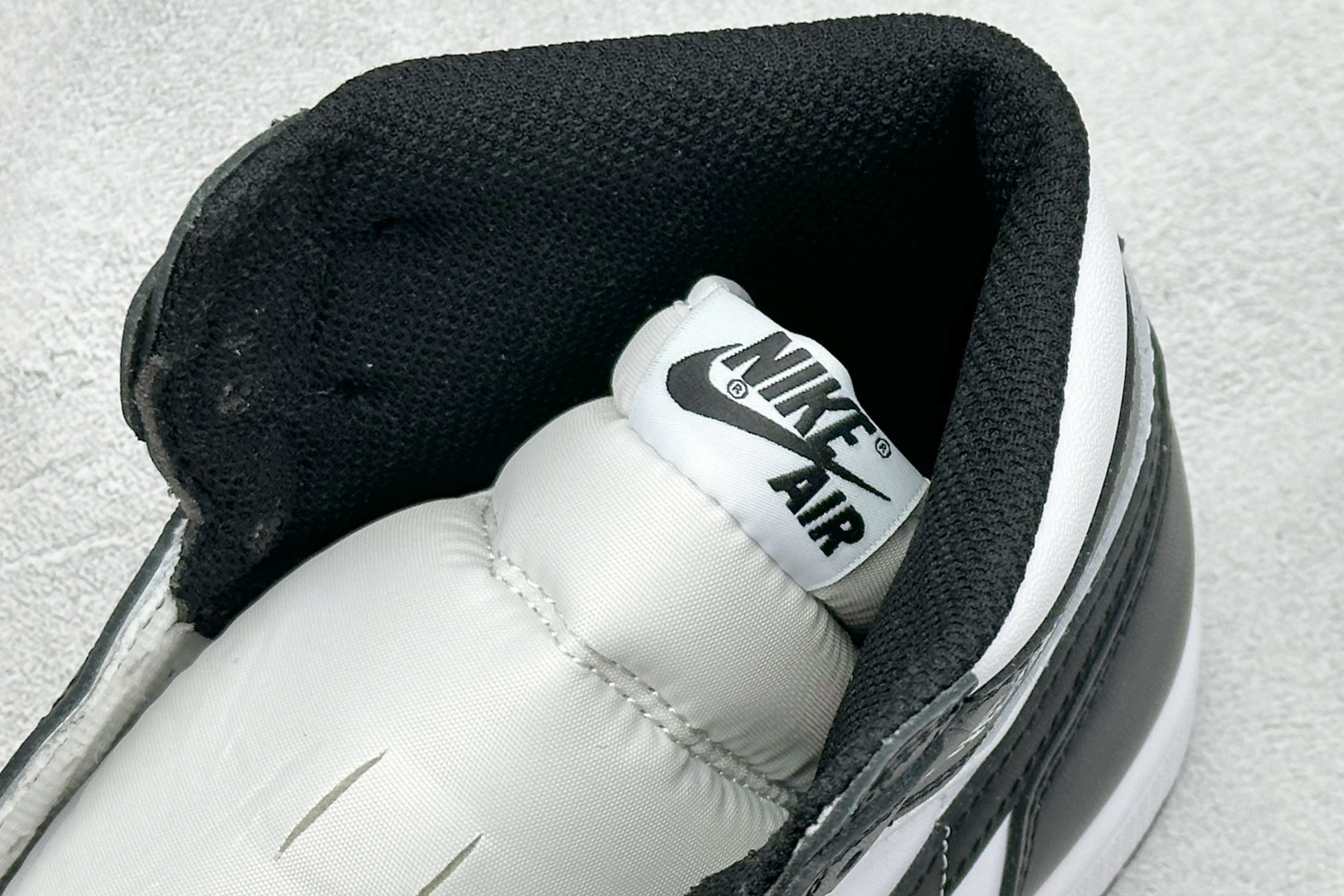 260 新F版AIR Jordan 1 RETRO HIGH 高帮 黑白 555088-010-Chinese UA Cheap High Quatity Brand Clothes Bags handbags Sneakers wholesale wholesaler seller from China Factory suppliers Fashion Clothing Shoes best Quality Beautiful Price 260 新F版AIR Jordan 1 RETRO HIGH 高帮 黑白 555088-010