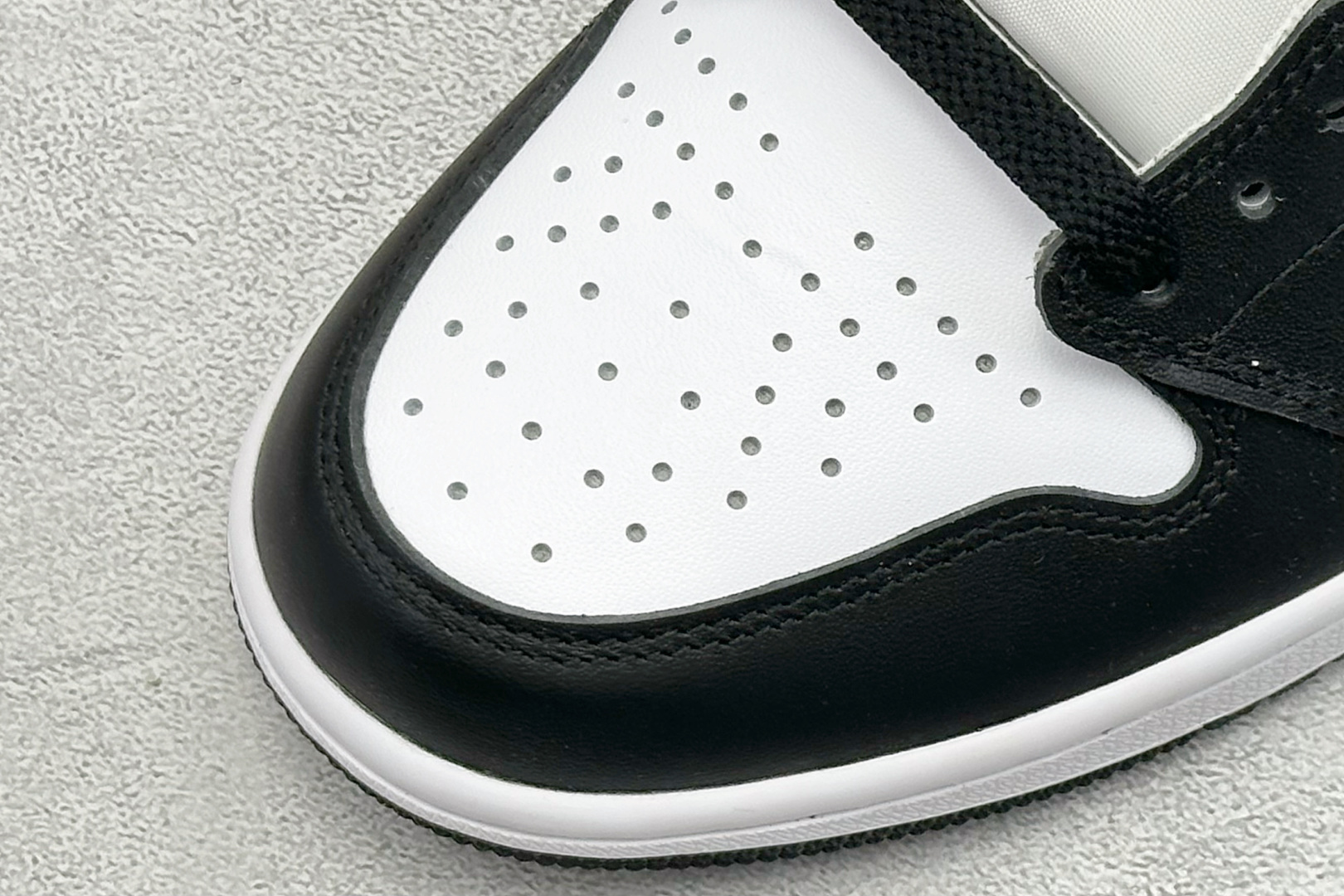 260 新F版AIR Jordan 1 RETRO HIGH 高帮 黑白 555088-010-Chinese UA Cheap High Quatity Brand Clothes Bags handbags Sneakers wholesale wholesaler seller from China Factory suppliers Fashion Clothing Shoes best Quality Beautiful Price 260 新F版AIR Jordan 1 RETRO HIGH 高帮 黑白 555088-010