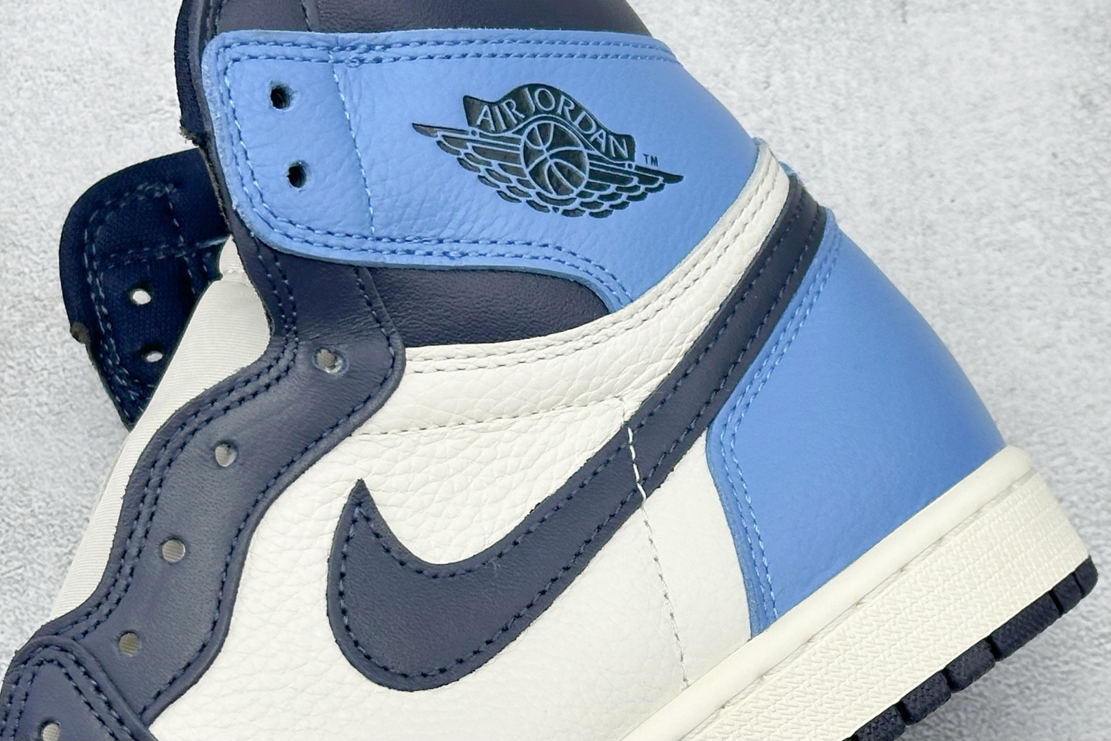 260 新F版AIR Jordan 1 RETRO HIGH 高帮 黑曜石 555088-140