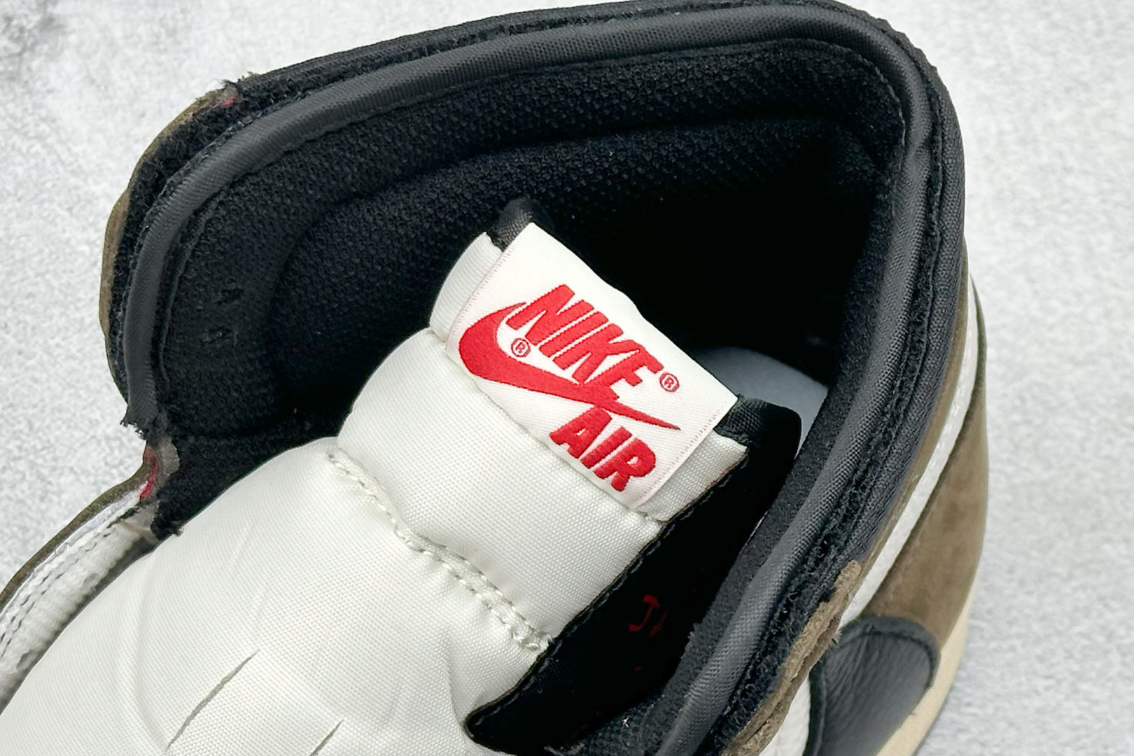终端放店新F版AIR Jordan 1 RETRO HIGH OG 深棕倒钩高帮原装纸板原楦开发 极致鞋