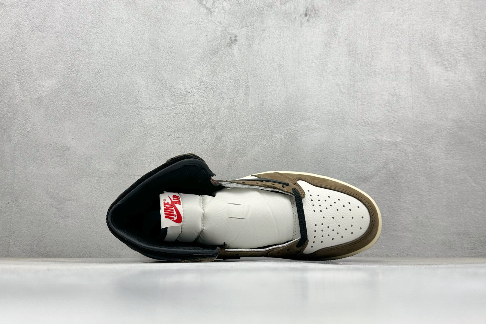 终端放店新F版AIR Jordan 1 RETRO HIGH OG 深棕倒钩高帮原装纸板原楦开发 极致鞋