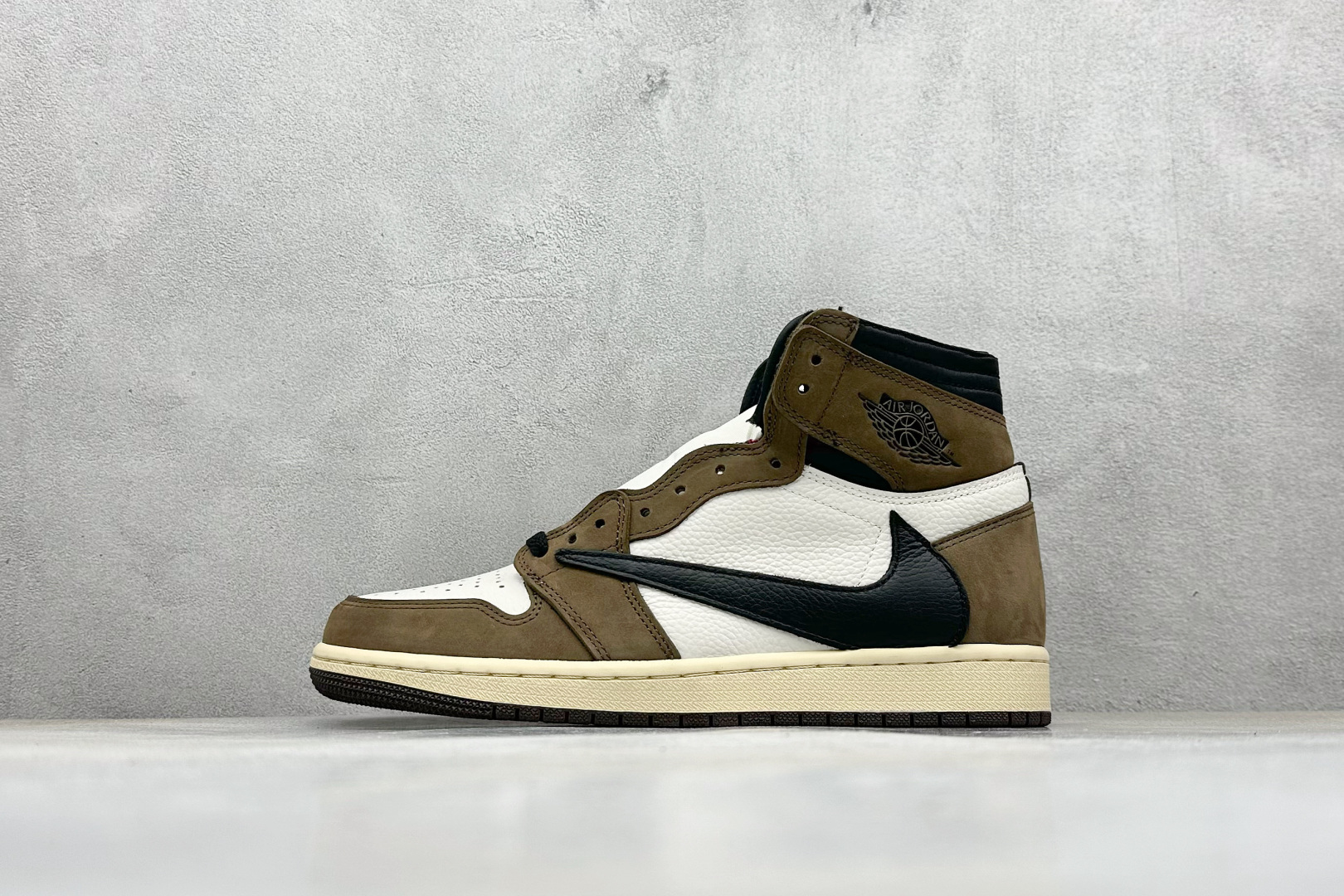 终端放店新F版AIR Jordan 1 RETRO HIGH OG 深棕倒钩高帮原装纸板原楦开发 极致鞋
