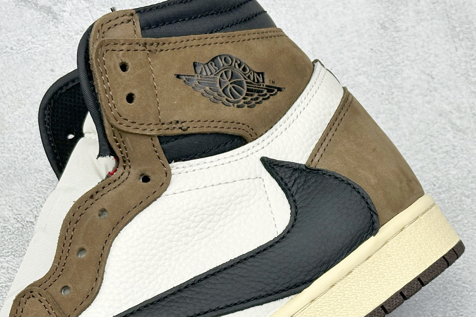 终端放店新F版AIR Jordan 1 RETRO HIGH OG 深棕倒钩高帮原装纸板原楦开发 极致鞋