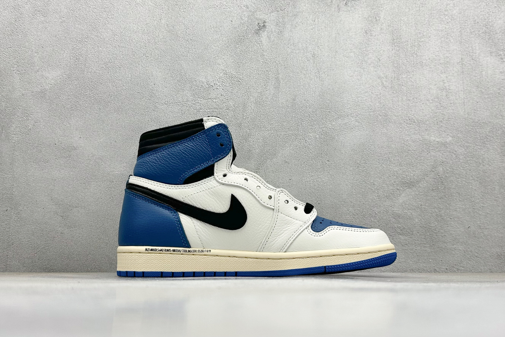 终端放店新F版AIR Jordan 1 RETRO HIGH OG 闪电倒钩高帮原装纸板原楦开发 极致鞋