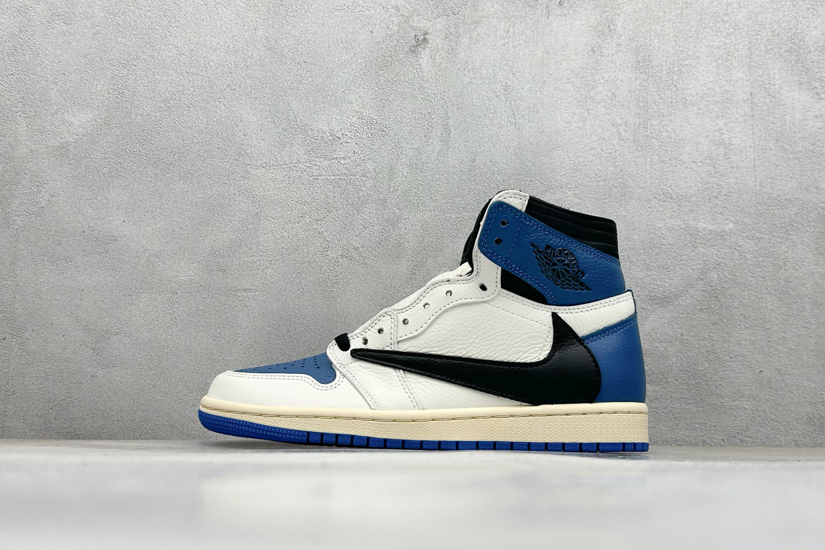 终端放店新F版AIR Jordan 1 RETRO HIGH OG 闪电倒钩高帮原装纸板原楦开发 极致鞋