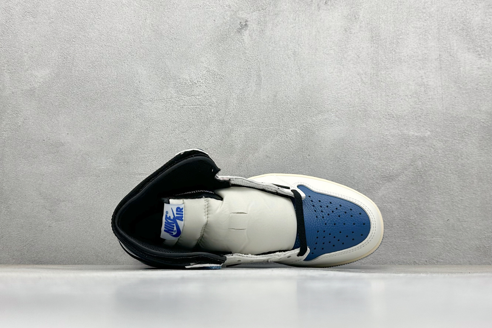 终端放店新F版AIR Jordan 1 RETRO HIGH OG 闪电倒钩高帮原装纸板原楦开发 极致鞋