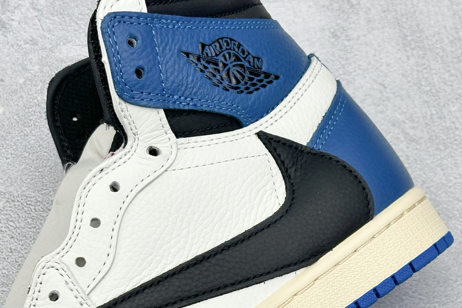 终端放店新F版AIR Jordan 1 RETRO HIGH OG 闪电倒钩高帮原装纸板原楦开发 极致鞋