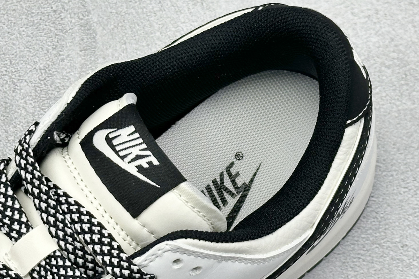 280 XC版Nike SB Dunk Low 双色小勾 周年高端定制 低帮休闲板鞋 CS1688-132-Chinese UA Cheap High Quatity Brand Clothes Bags handbags Sneakers wholesale wholesaler seller from China Factory suppliers Fashion Clothing Shoes best Quality Beautiful Price 280 XC版Nike SB Dunk Low 双色小勾 周年高端定制 低帮休闲板鞋 CS1688-132