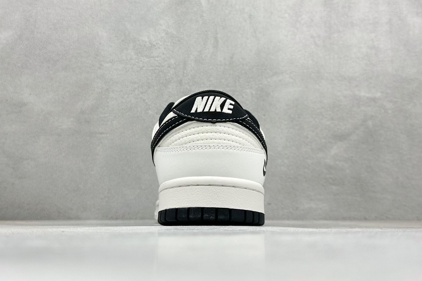 280 XC版Nike SB Dunk Low 双色小勾 周年高端定制 低帮休闲板鞋 CS1688-132-Chinese UA Cheap High Quatity Brand Clothes Bags handbags Sneakers wholesale wholesaler seller from China Factory suppliers Fashion Clothing Shoes best Quality Beautiful Price 280 XC版Nike SB Dunk Low 双色小勾 周年高端定制 低帮休闲板鞋 CS1688-132